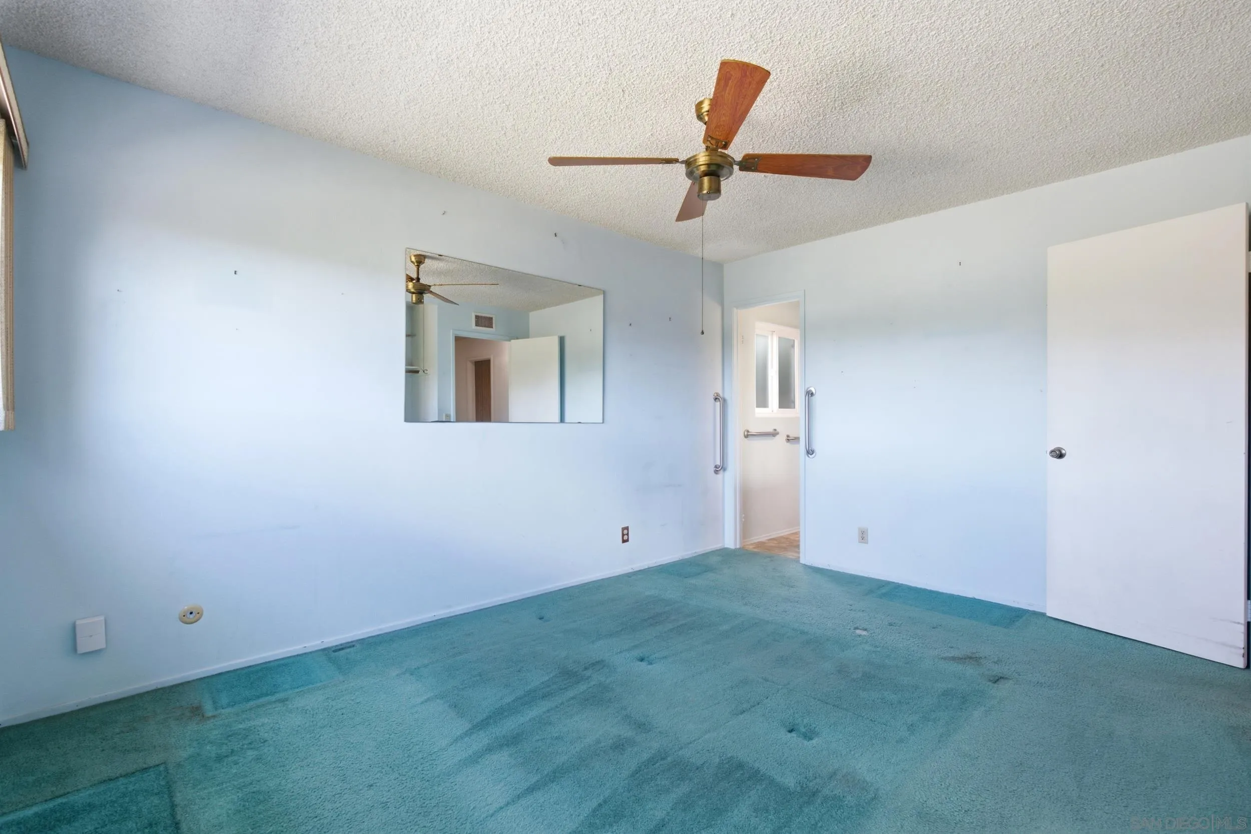 https://cdn.realtyfeed.com/cdn/127/260021078/2aa44316e9907c975e0ebb0aea7c1442.webp