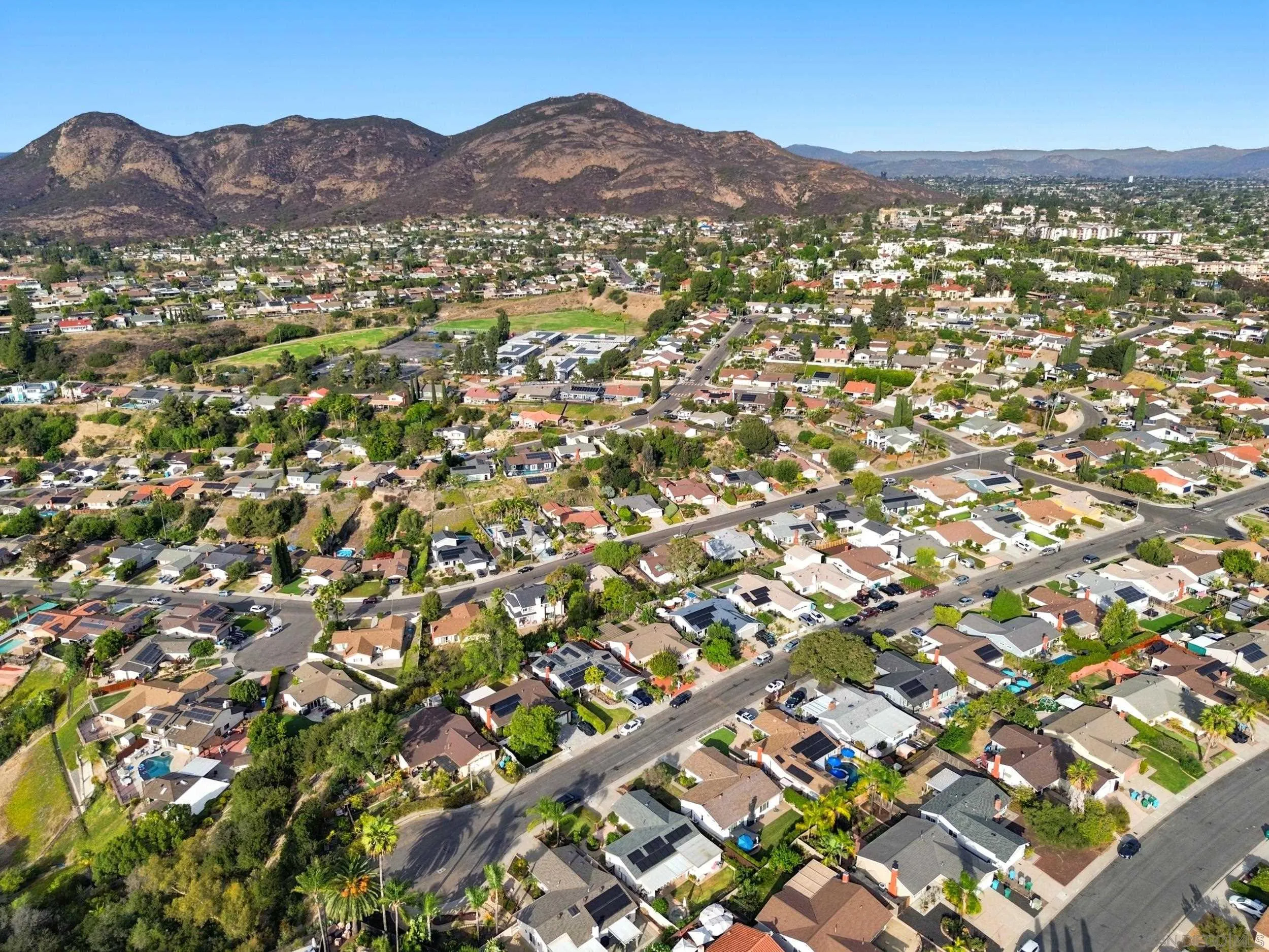 https://cdn.realtyfeed.com/cdn/127/260021078/b7a3ba8e42a354fcb5a7f75d079e5fc6.webp