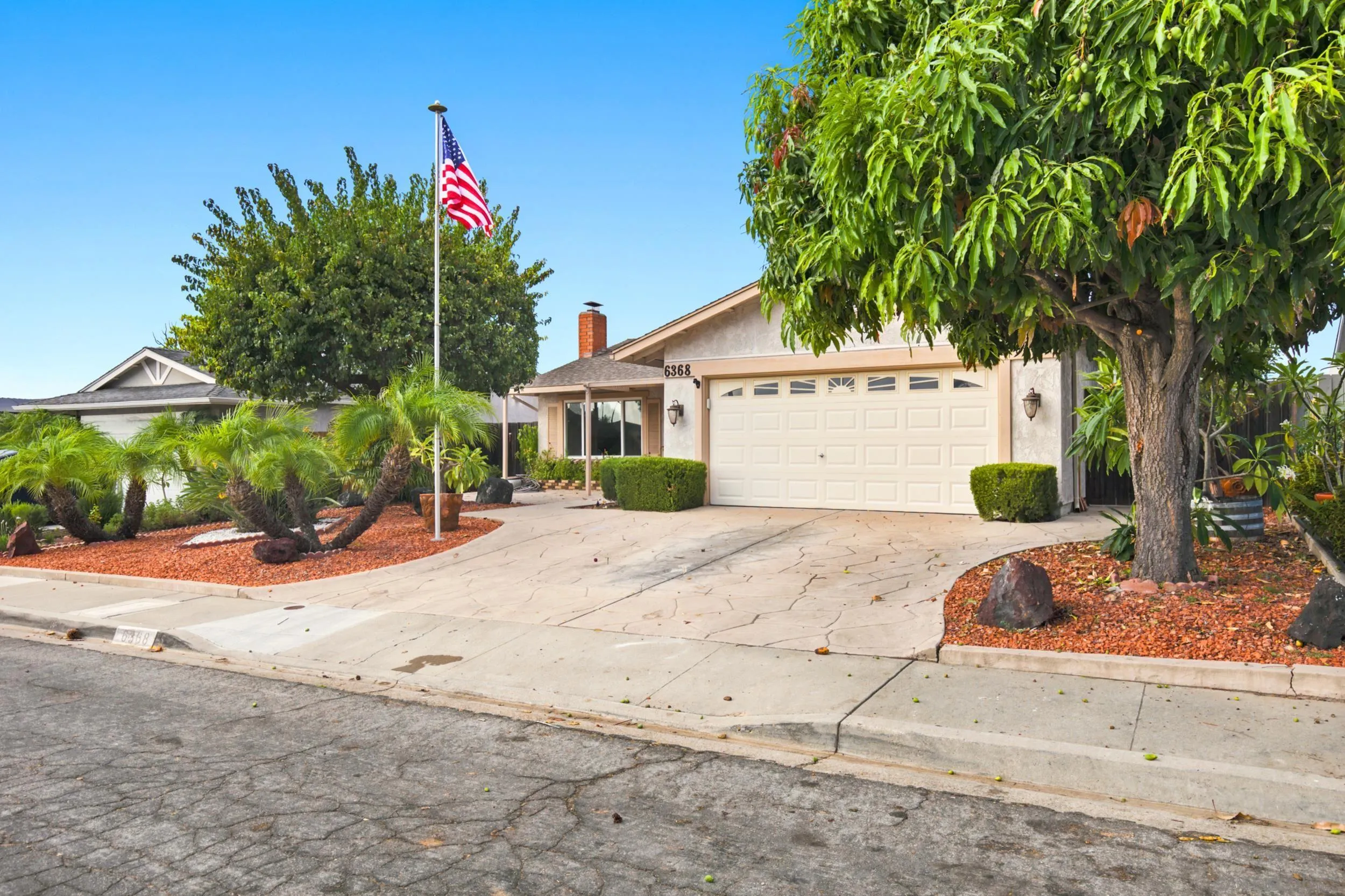 https://cdn.realtyfeed.com/cdn/127/260021078/bae3cacabbc5e18fefc543e5e0e921f4.webp