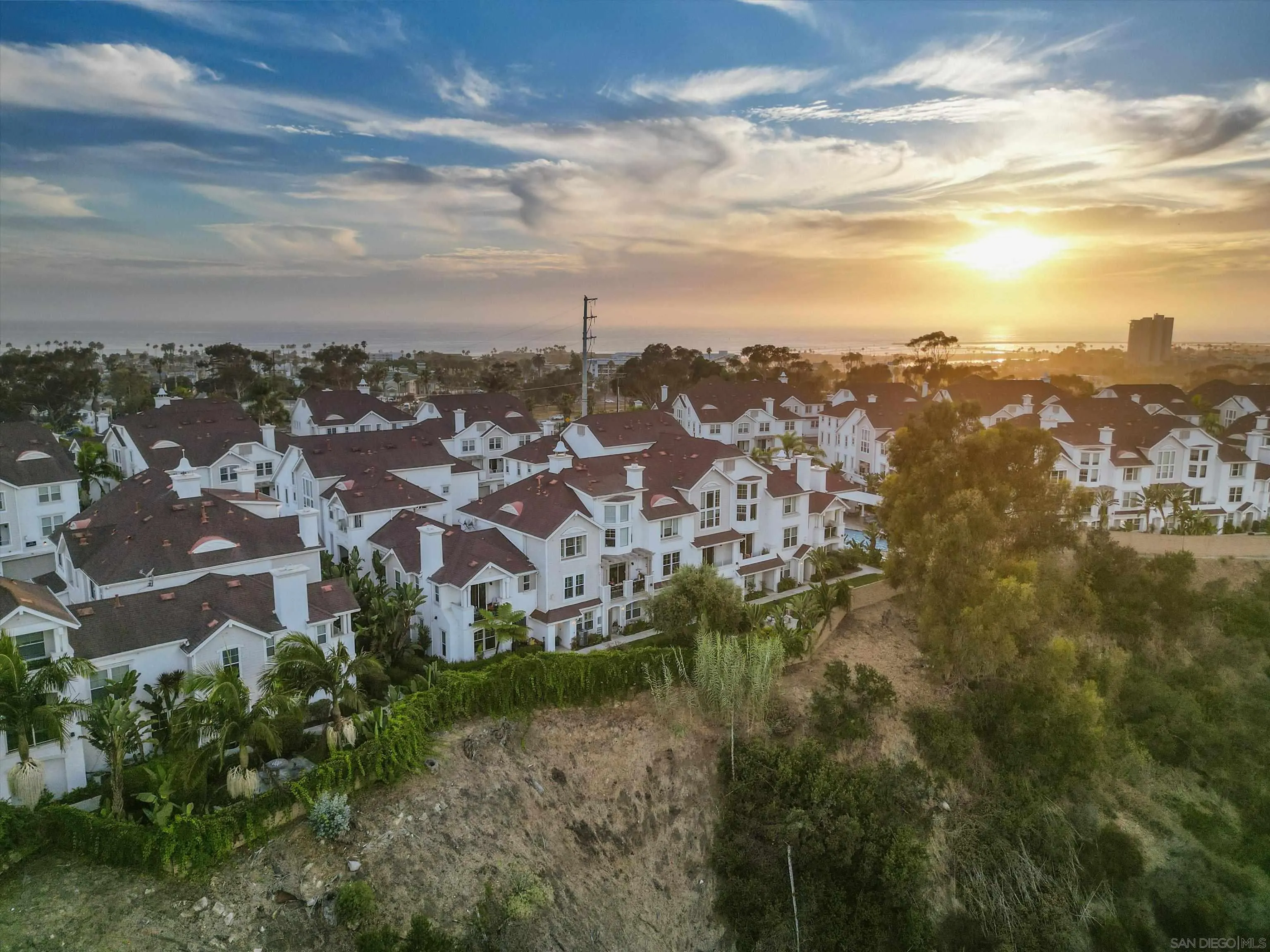 https://cdn.realtyfeed.com/cdn/127/260021080/6f4bbe8d9013c631d52d07e08d9e5d09.webp