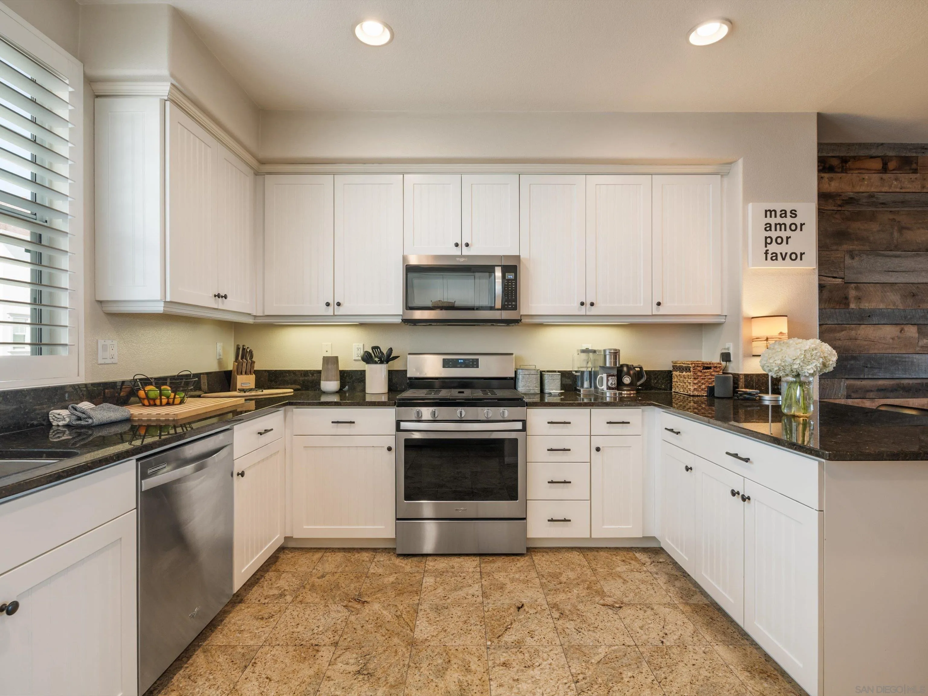 https://cdn.realtyfeed.com/cdn/127/260021080/77782ce0cbb418a9e09e22810ed08282.webp