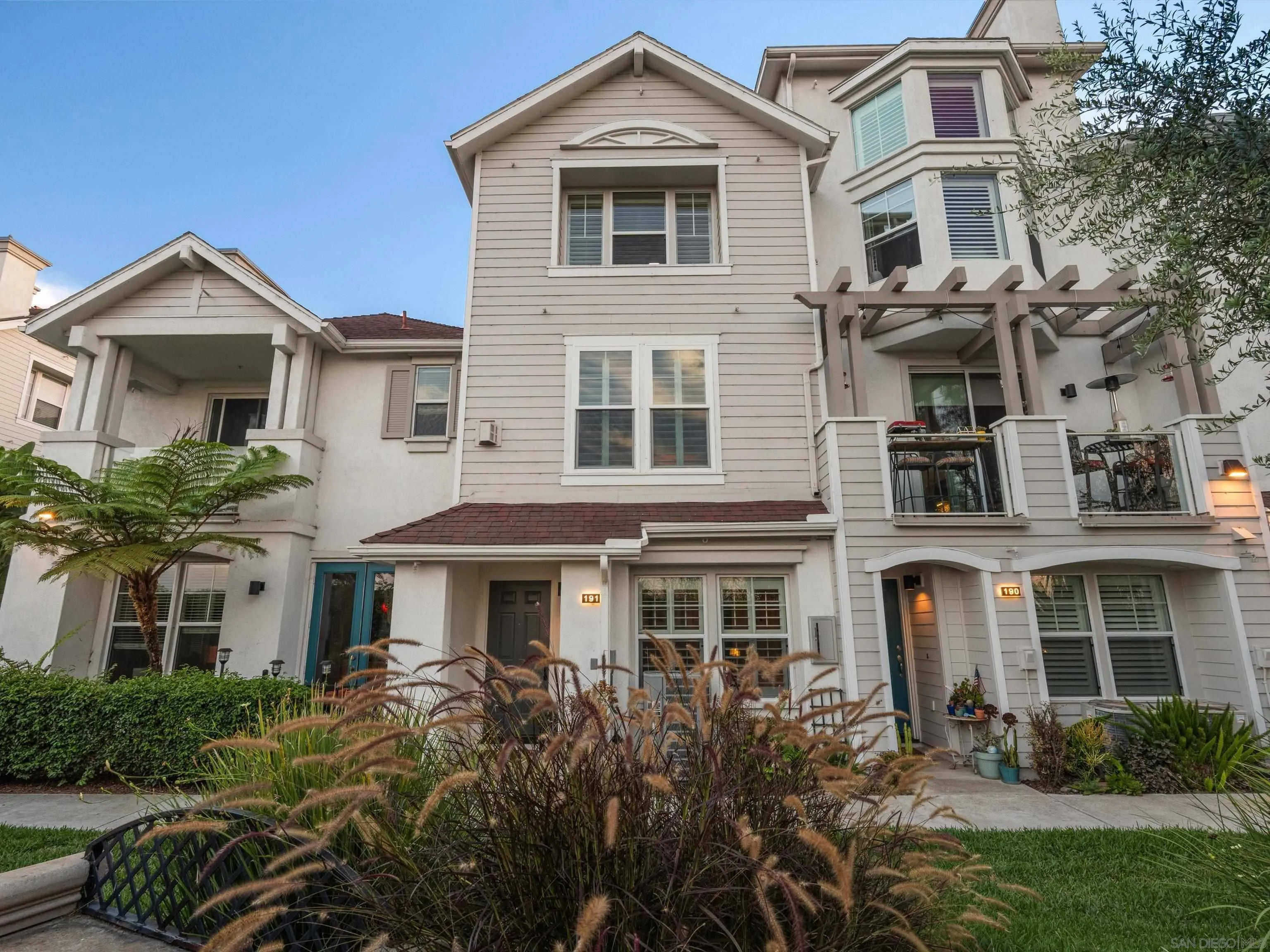 https://cdn.realtyfeed.com/cdn/127/260021080/7ccd16d46507f13659a970ff6adec3d4.webp