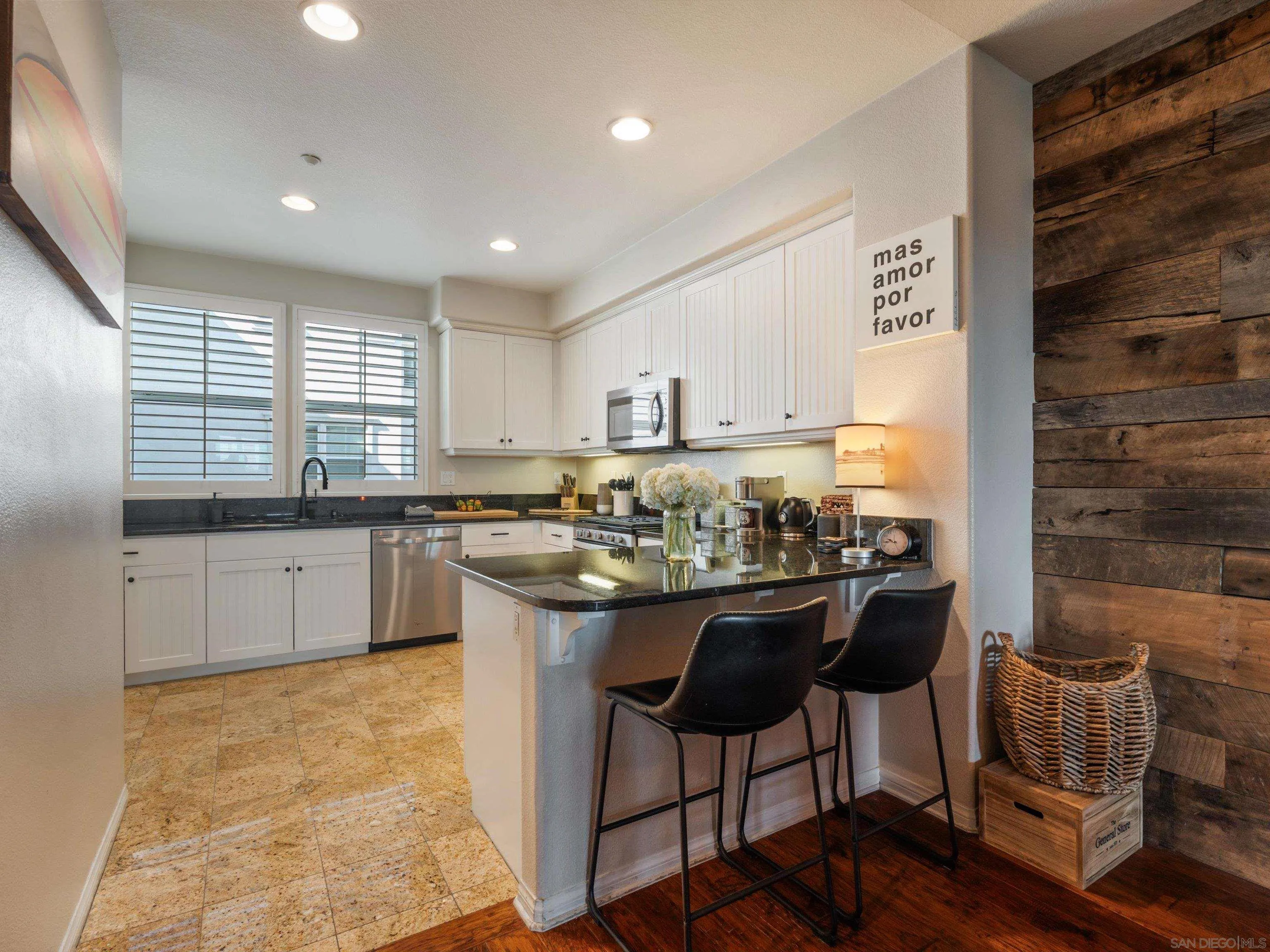 https://cdn.realtyfeed.com/cdn/127/260021080/84fead0f7b33dbaa5b99da3941feaaaf.webp