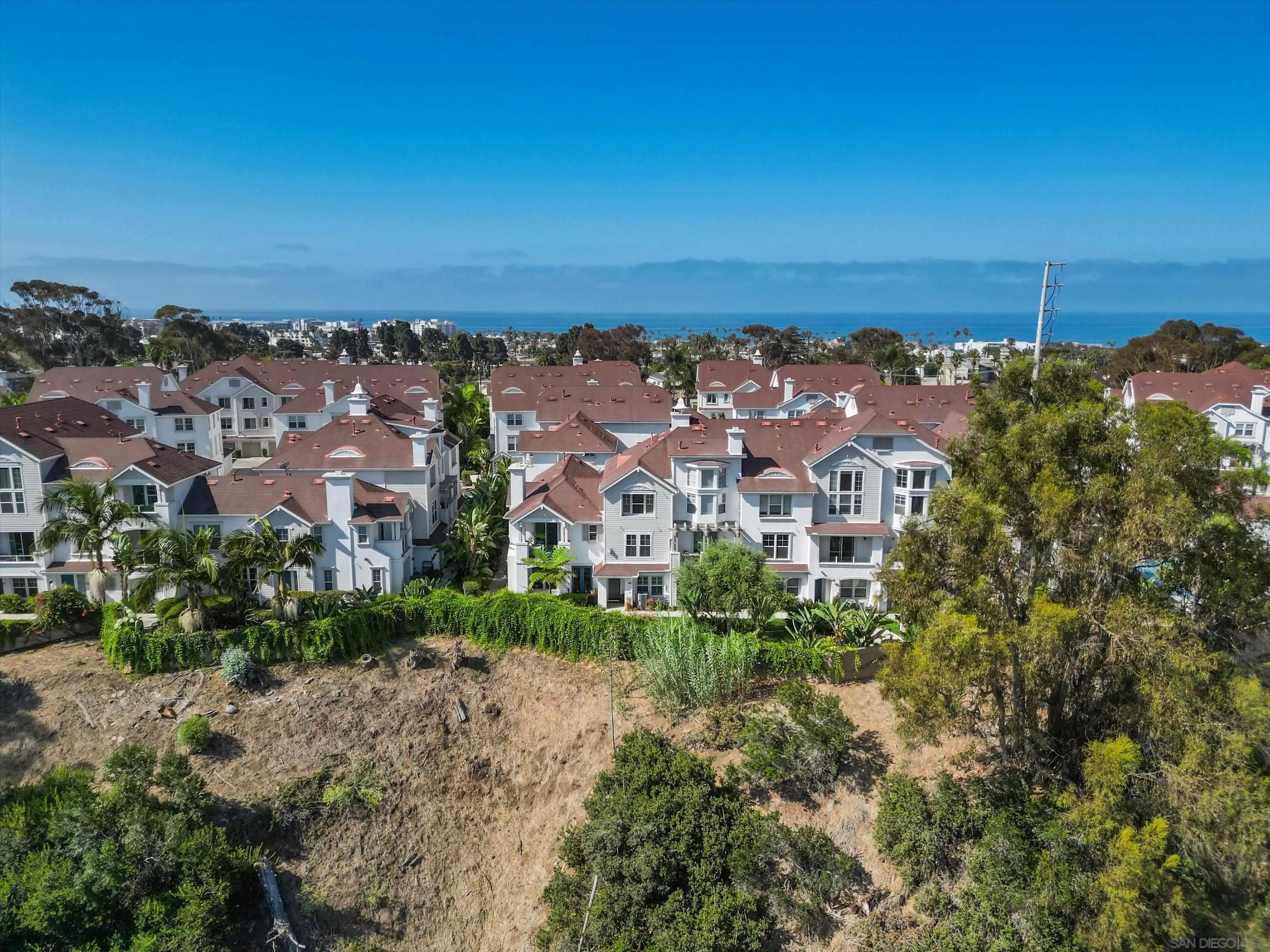https://cdn.realtyfeed.com/cdn/127/260021080/ead86c6bdb1823b2a4ff66f165121c72.webp