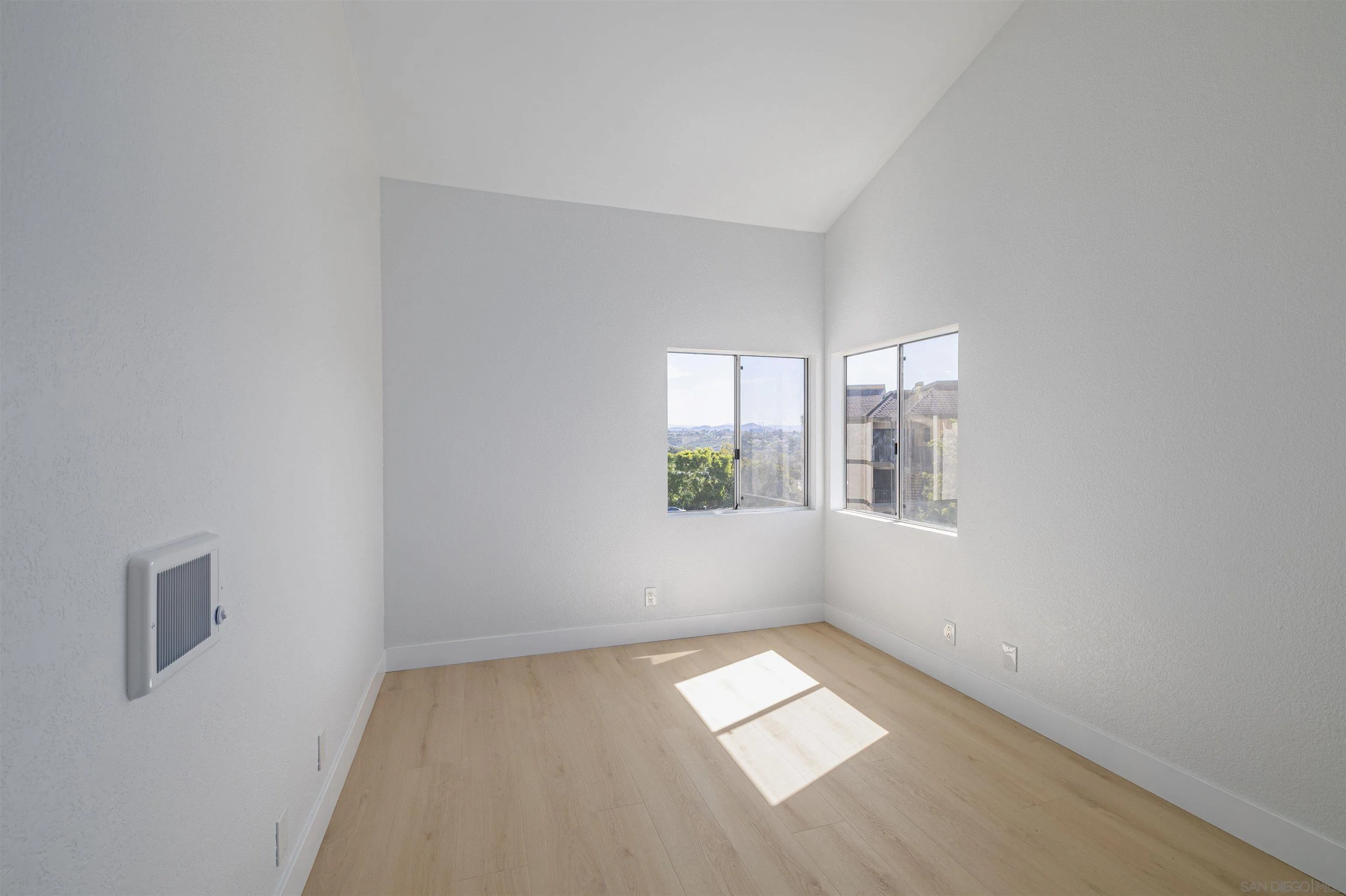https://cdn.realtyfeed.com/cdn/127/260021085/4ecfb82f50f90d3d3b8f2b49faca0f44.webp