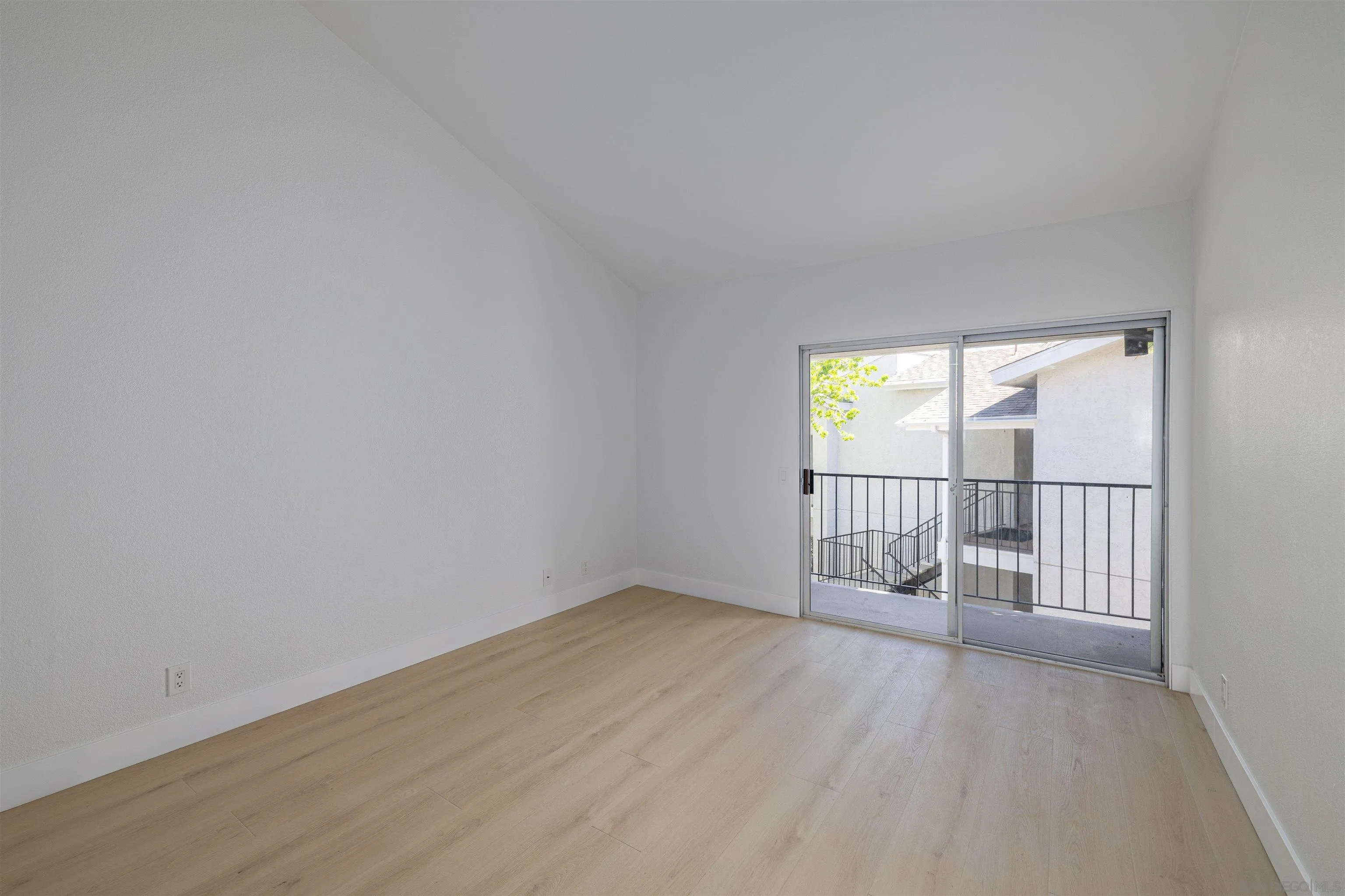 3020 Cowley Way Unit 305, San Diego, CA 92117 - Photo 2 of 25, San Diego, CA