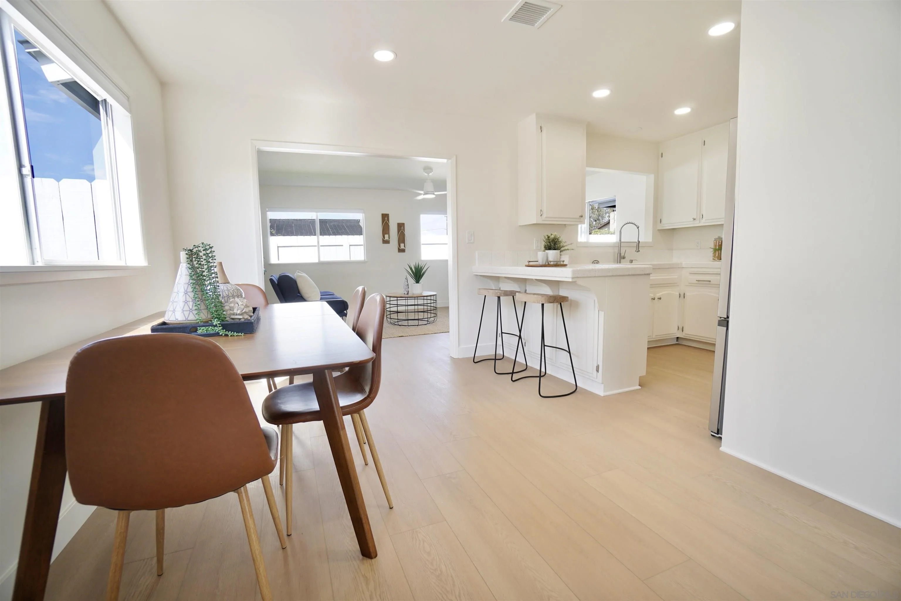 https://cdn.realtyfeed.com/cdn/127/260021087/3472e555405859f9df1d5bebe8332d35.webp