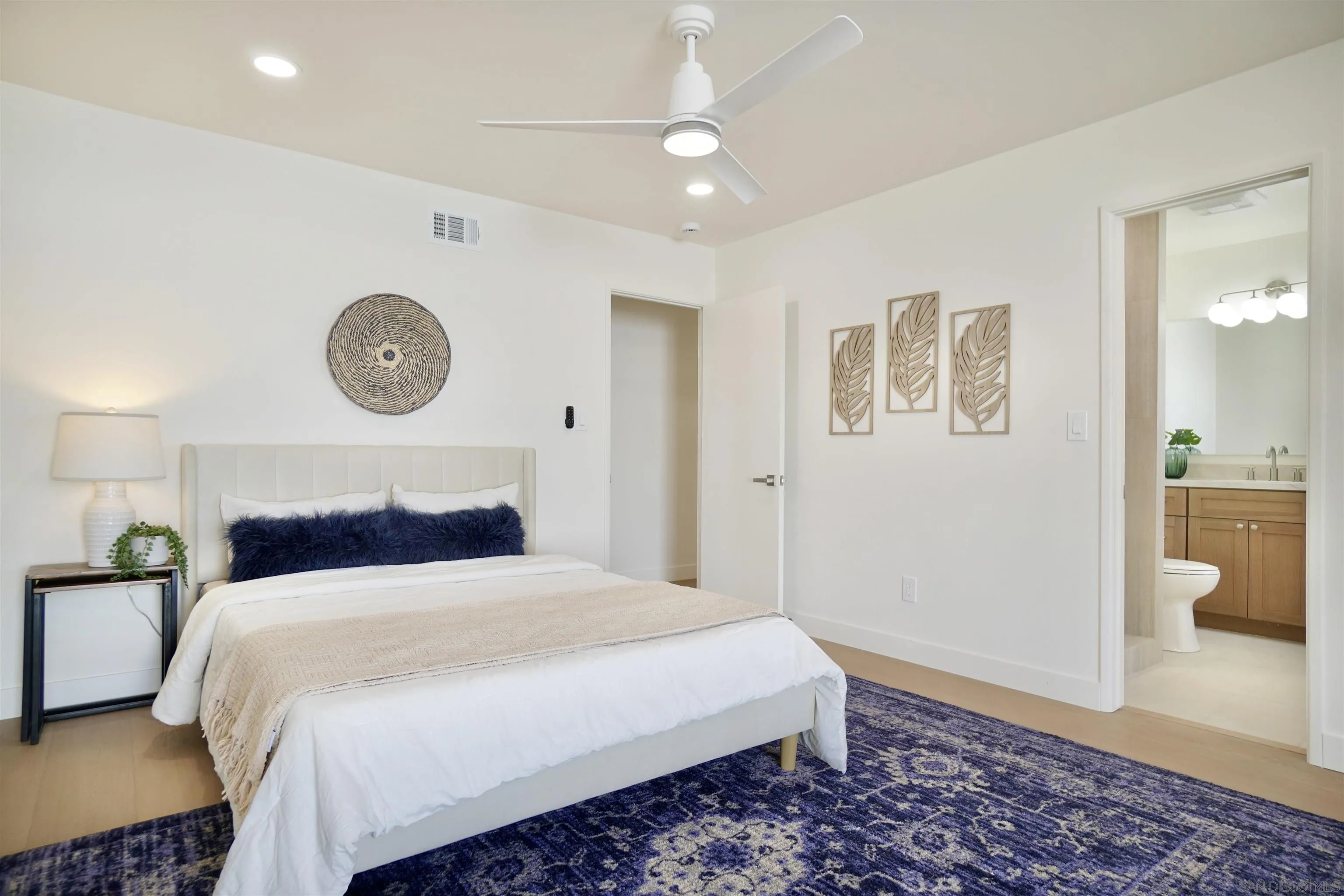 https://cdn.realtyfeed.com/cdn/127/260021087/752118ce8d4464cd5ab1ab48b5c42482.webp