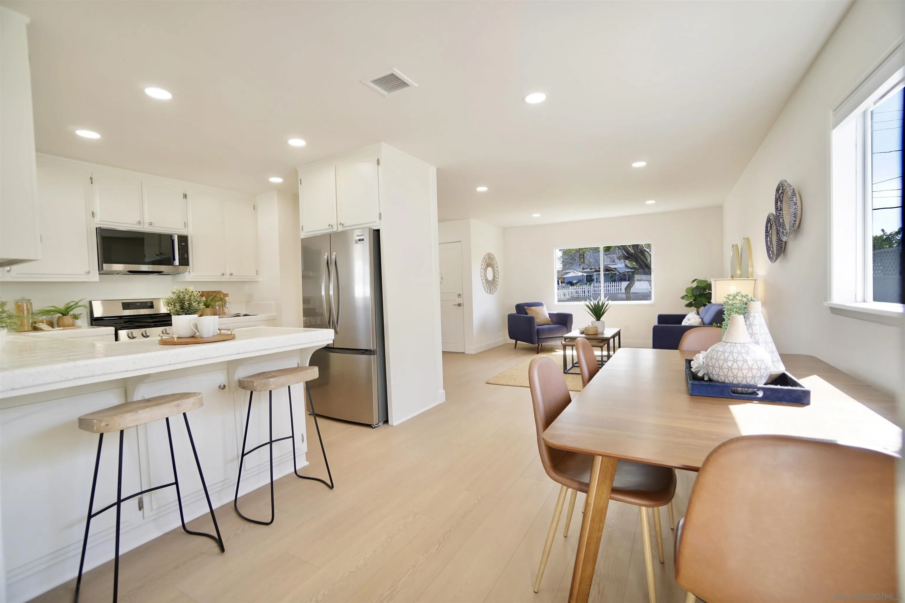 https://cdn.realtyfeed.com/cdn/127/260021087/7b0e33762c416d196eb243a281d70ec5.webp