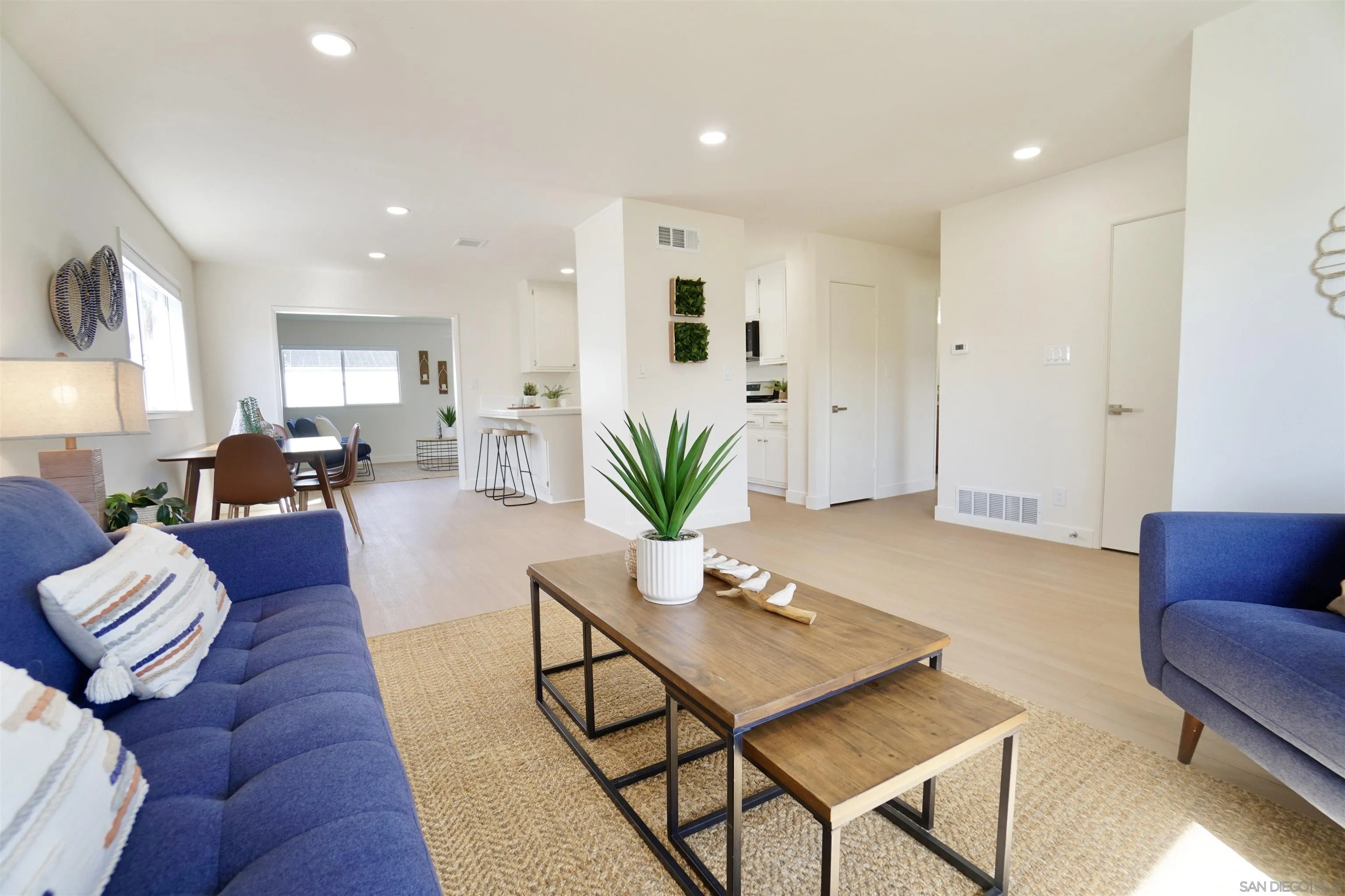 https://cdn.realtyfeed.com/cdn/127/260021087/da6cb9e3ad4a6e30b6a5bdda89e1d236.webp