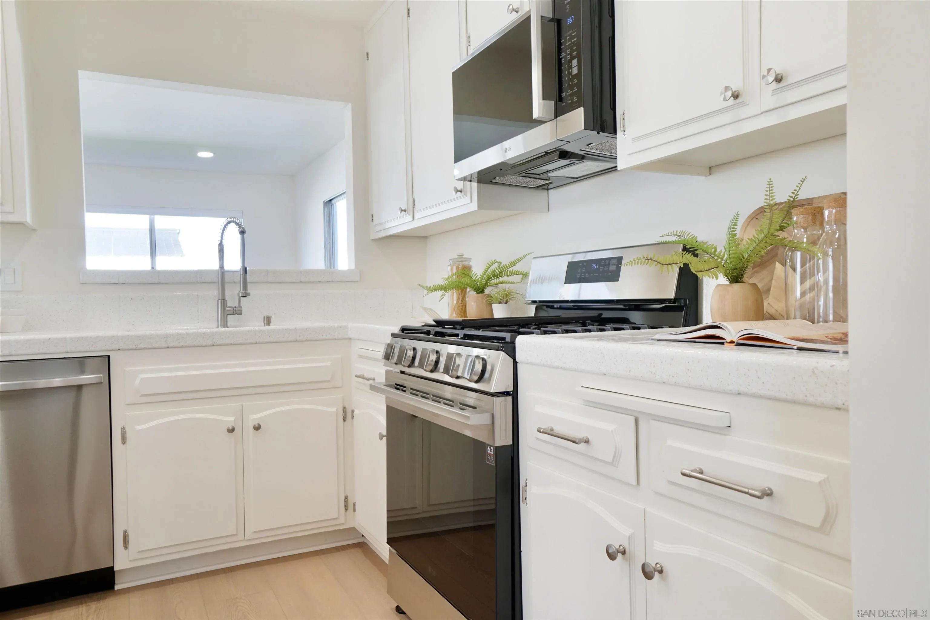https://cdn.realtyfeed.com/cdn/127/260021087/e064d0f9abf5508b2e3644a98f781ba5.webp