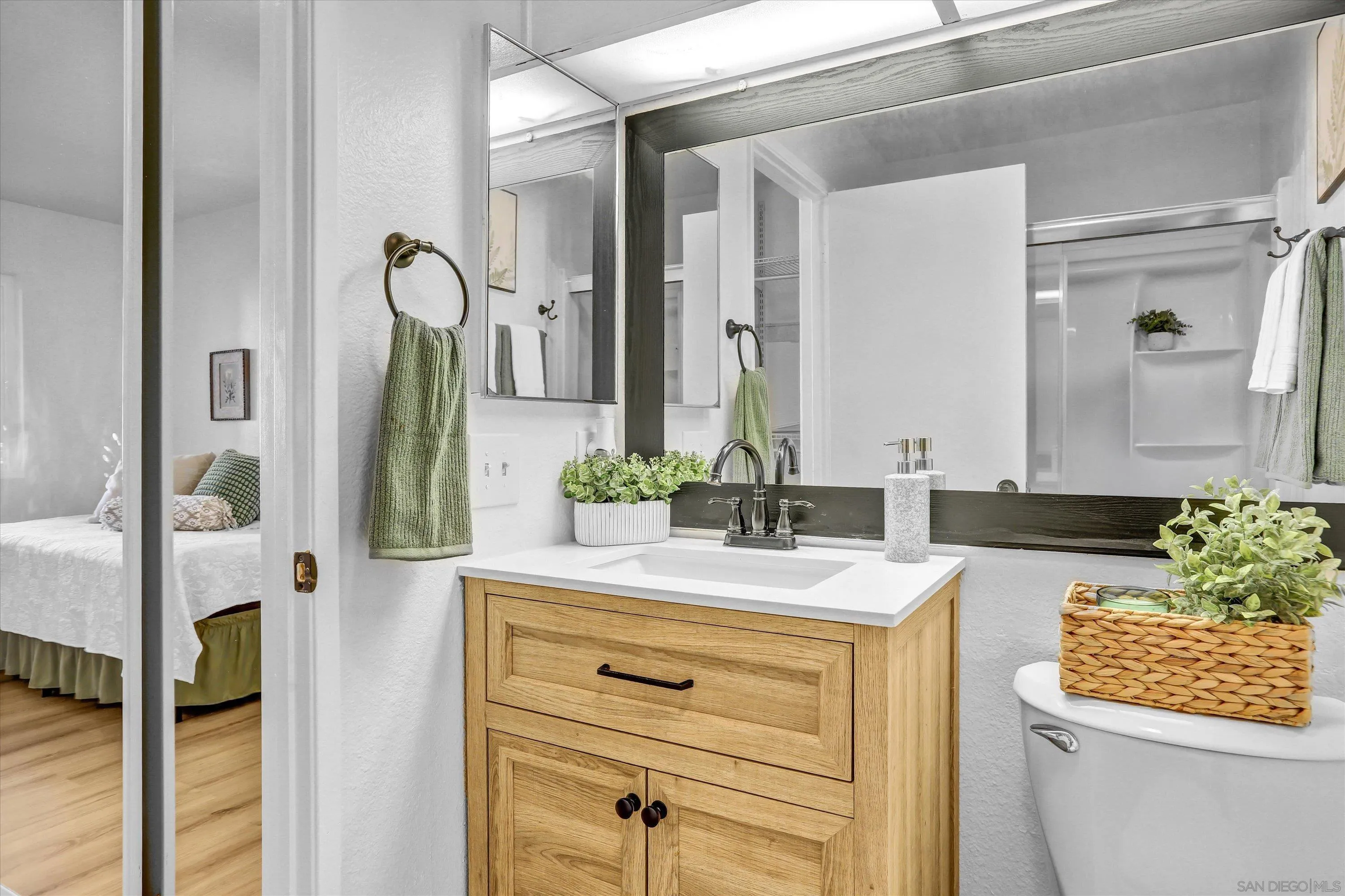 https://cdn.realtyfeed.com/cdn/127/260021090/74c2c78801e221acb9c28c7a9bfed558.webp