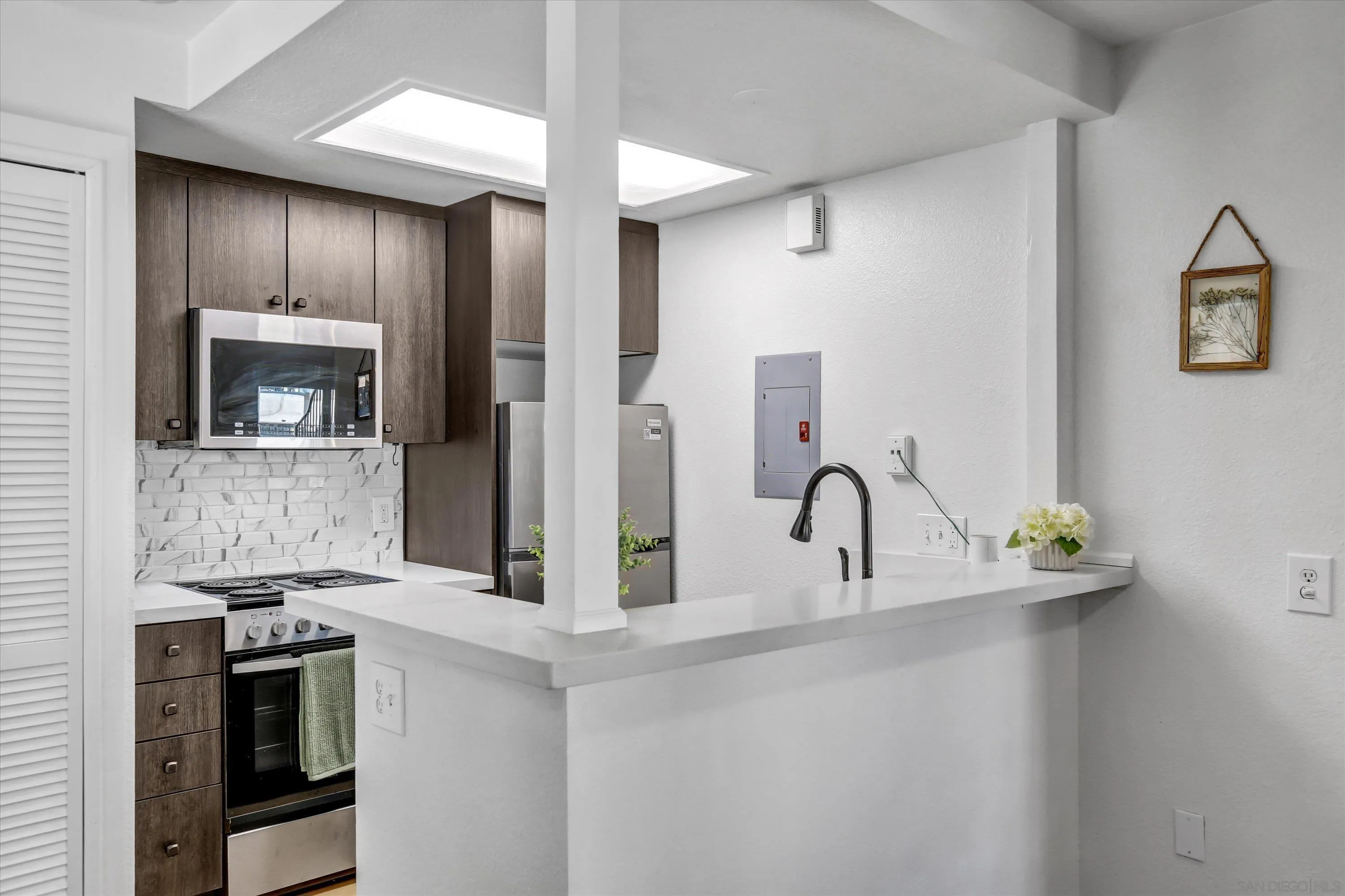 https://cdn.realtyfeed.com/cdn/127/260021090/aef00a5816c9d8a8aa7a76498378d304.webp