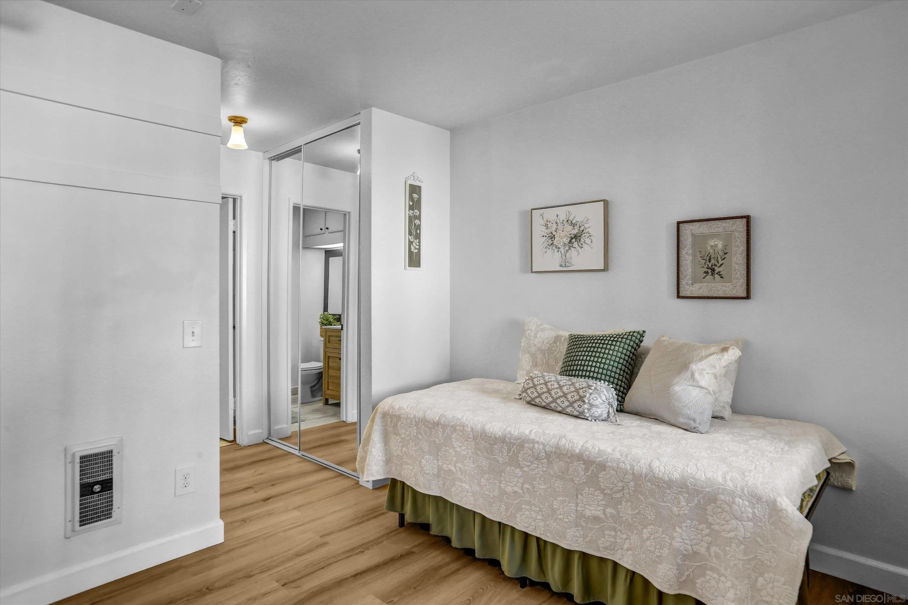 https://cdn.realtyfeed.com/cdn/127/260021090/b58ffe20b6bbf8f0cd56ecf548c7b579.webp