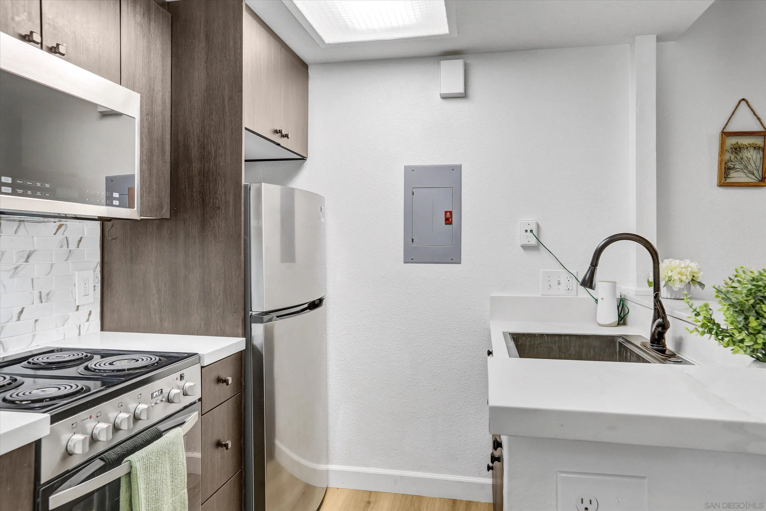 https://cdn.realtyfeed.com/cdn/127/260021090/f977da7925ec0144fe2efd89cbd13e6f.webp