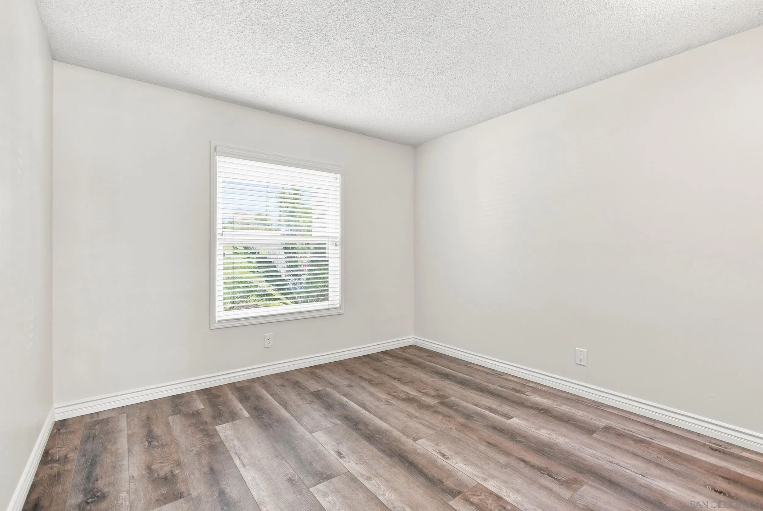 https://cdn.realtyfeed.com/cdn/127/260021093/1e40def2f6430e65cd8c1522eefca690.webp