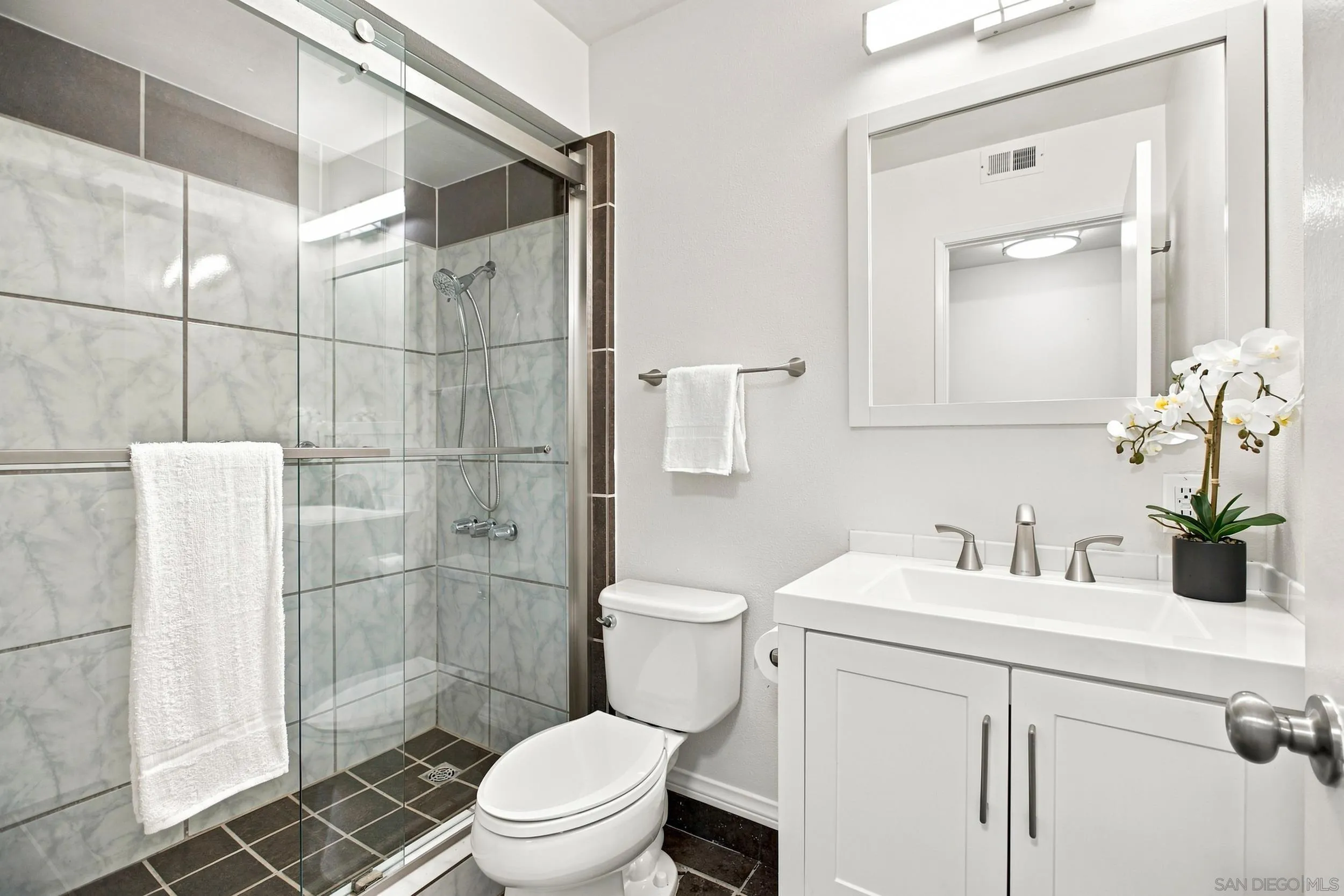 https://cdn.realtyfeed.com/cdn/127/260021093/5dfaa2baf75d36181549c7511b05118b.webp