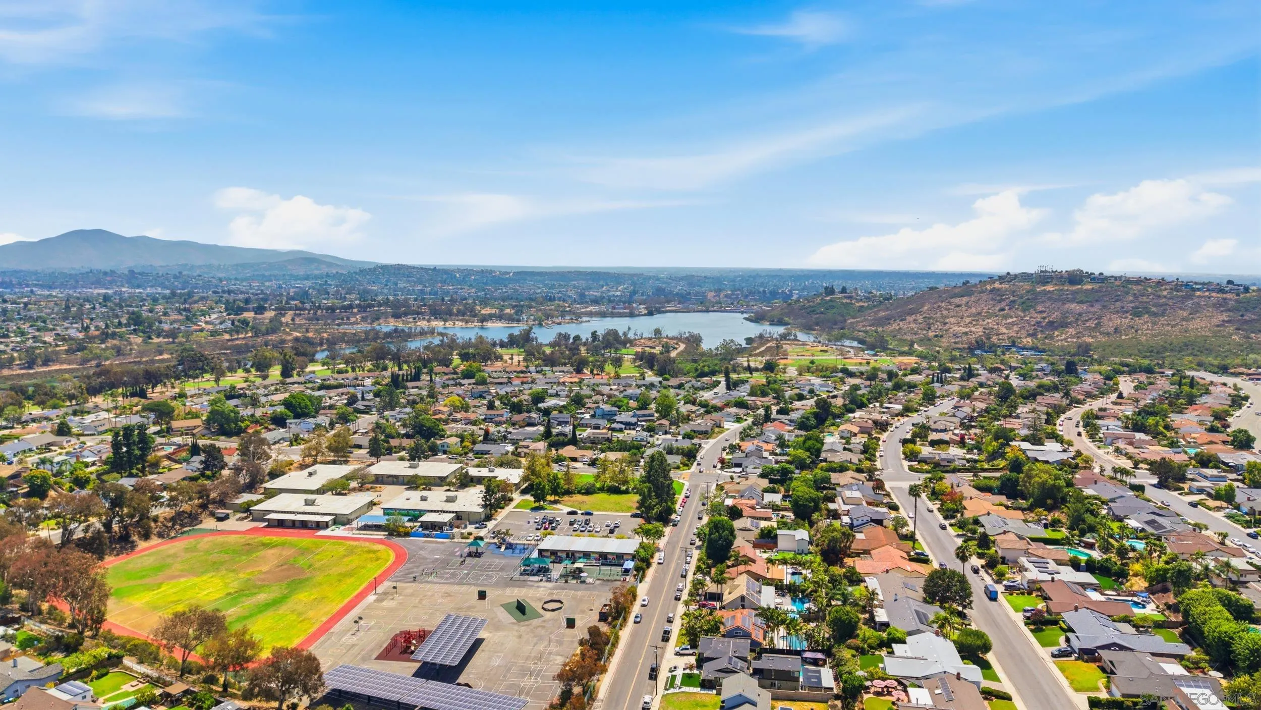 https://cdn.realtyfeed.com/cdn/127/260021093/a8221488118fa3c7cdc885a1a4a92d99.webp
