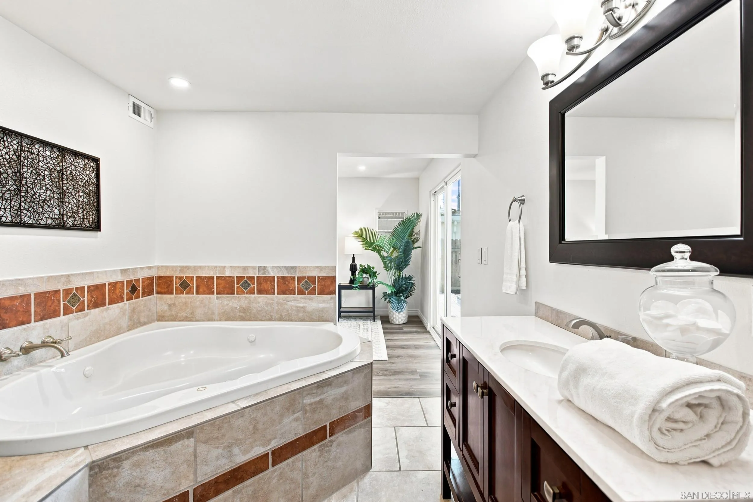 https://cdn.realtyfeed.com/cdn/127/260021093/eb4b0cbe79de913d607e7a584a530d0c.webp