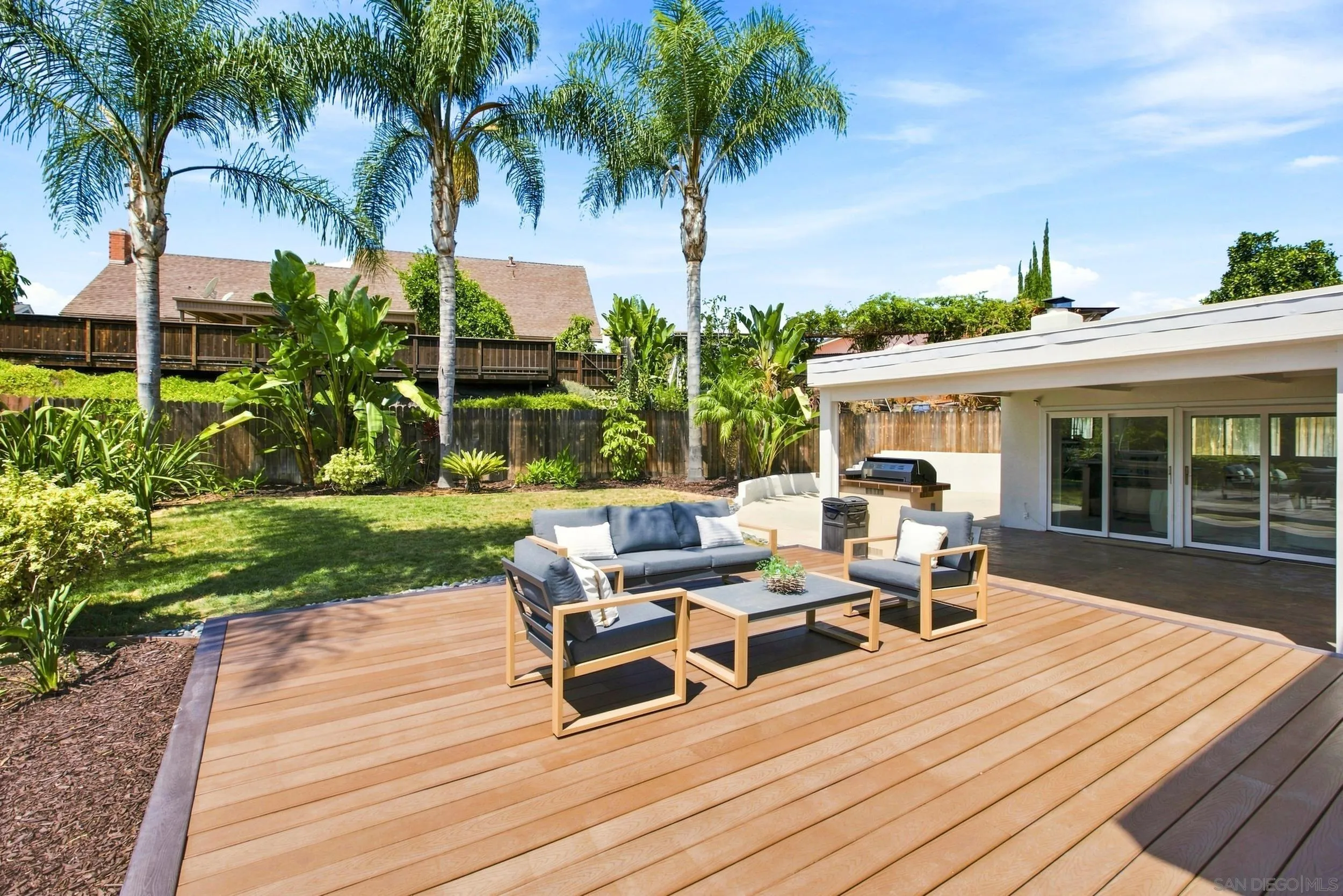 https://cdn.realtyfeed.com/cdn/127/260021093/edfbf6f13f1a85ca43fbf7c3d2eb948a.webp