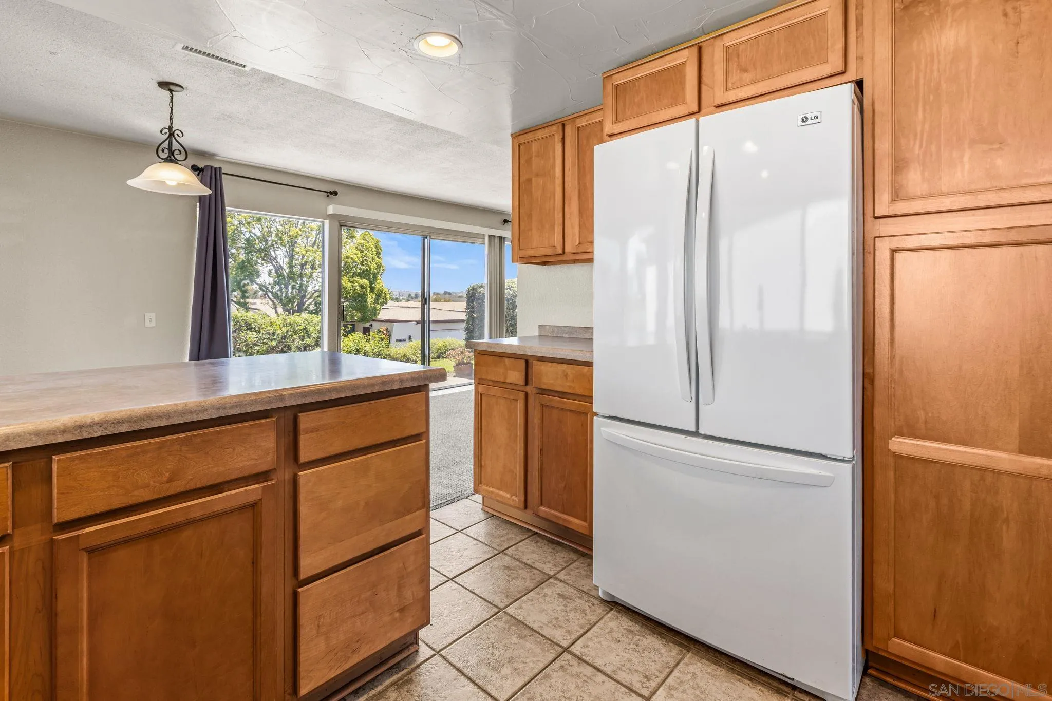 https://cdn.realtyfeed.com/cdn/127/260021094/b34d253103023a8014535be1d1d599d4.webp