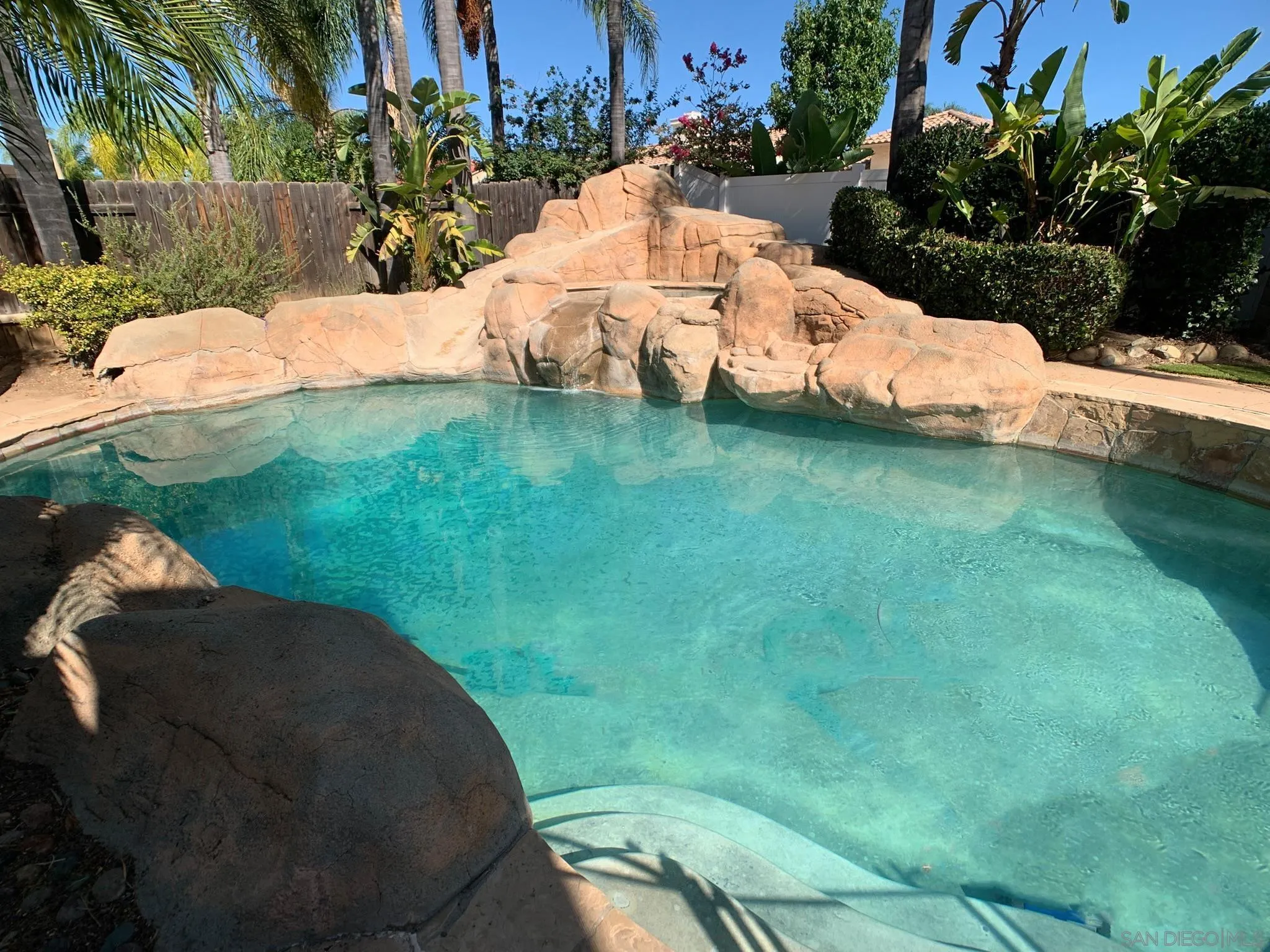 https://cdn.realtyfeed.com/cdn/127/260021104/395b9b15087db15334472b8b08b7b26a.webp
