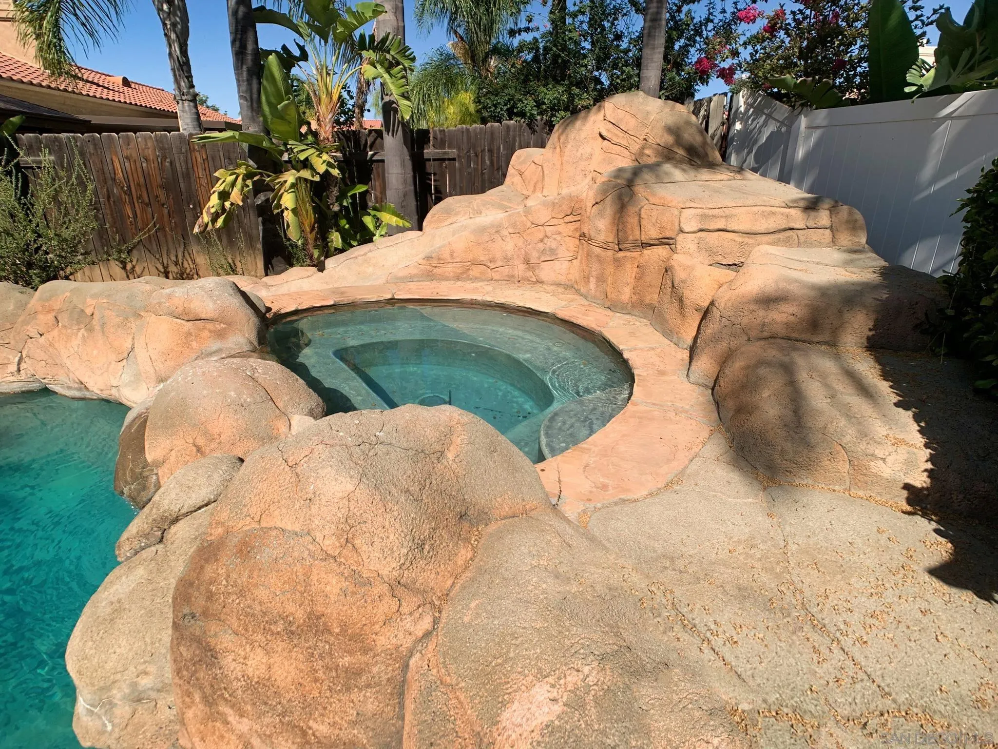 https://cdn.realtyfeed.com/cdn/127/260021104/a3e20c3cfb59696128d3a8d7e717ac59.webp