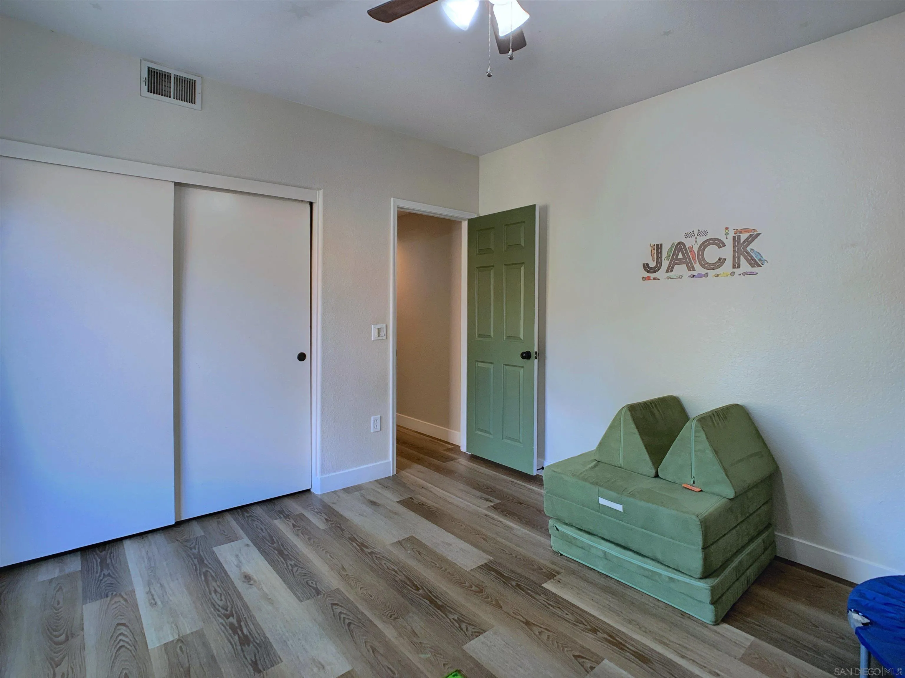 https://cdn.realtyfeed.com/cdn/127/260021104/d822924e0070c473caf52ffa7264d545.webp