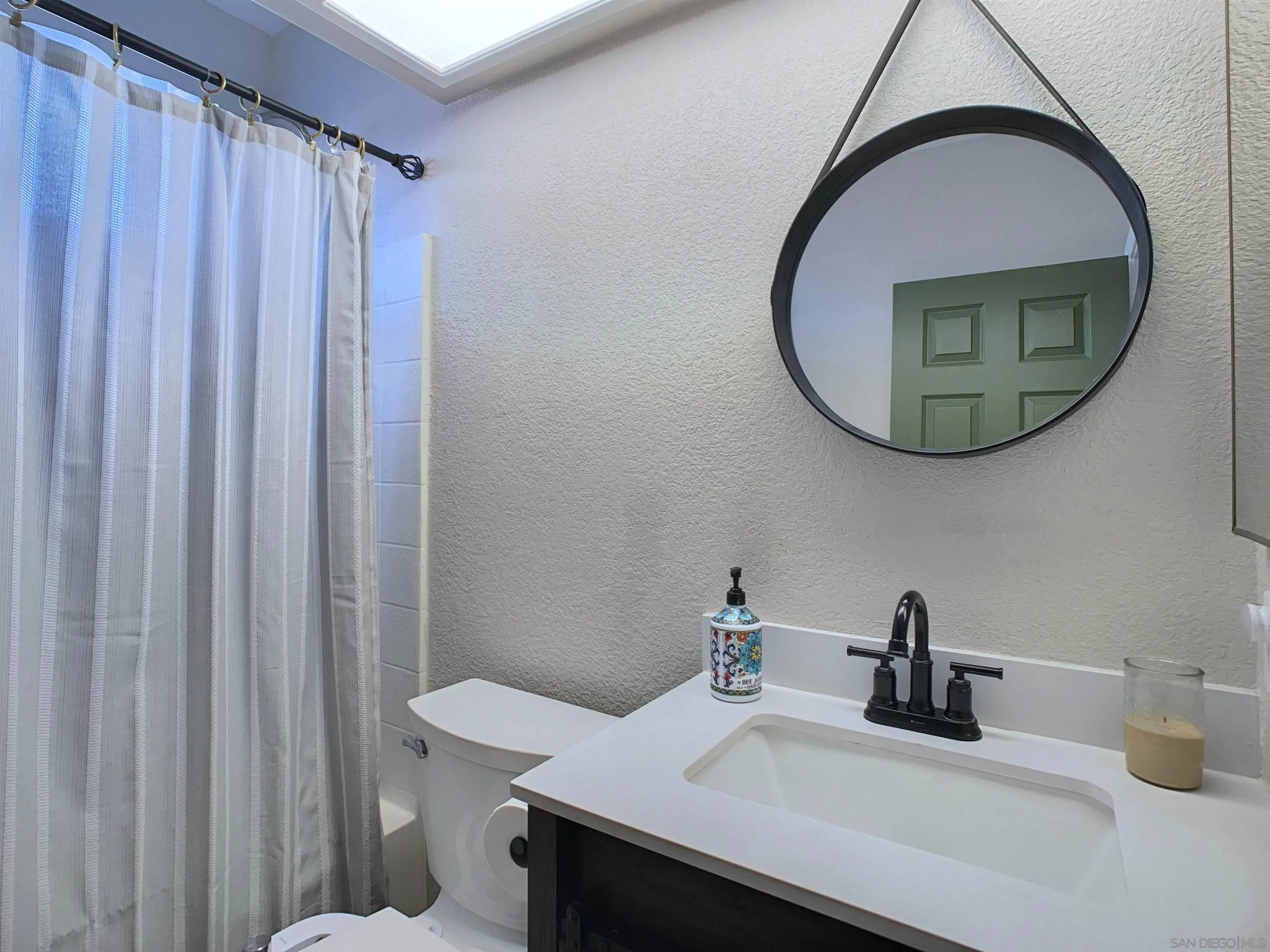 https://cdn.realtyfeed.com/cdn/127/260021104/dda313ac32c447235e53800b58fda4ee.webp