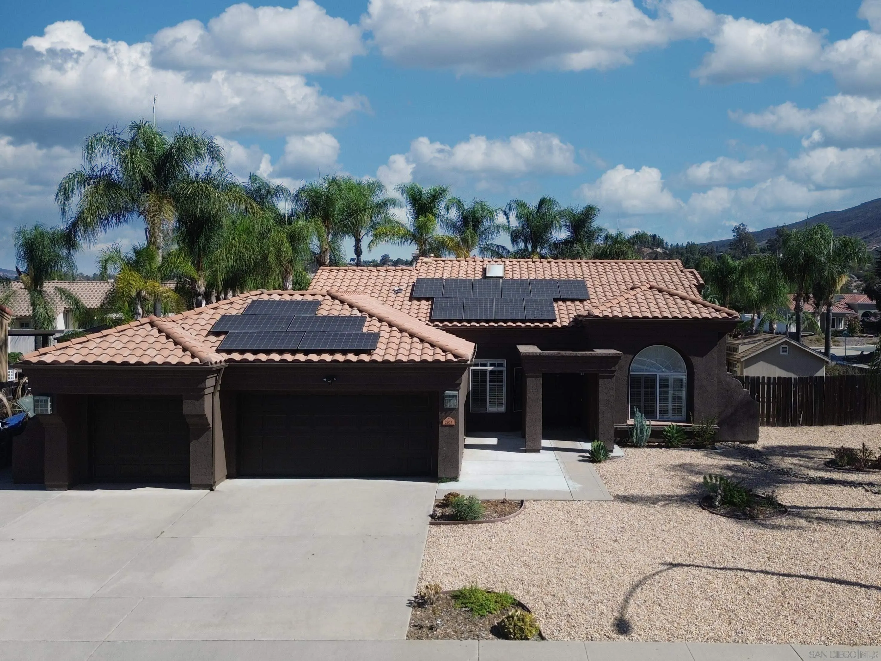 https://cdn.realtyfeed.com/cdn/127/260021104/ec66538122230c6158ce2f645714b05f.webp