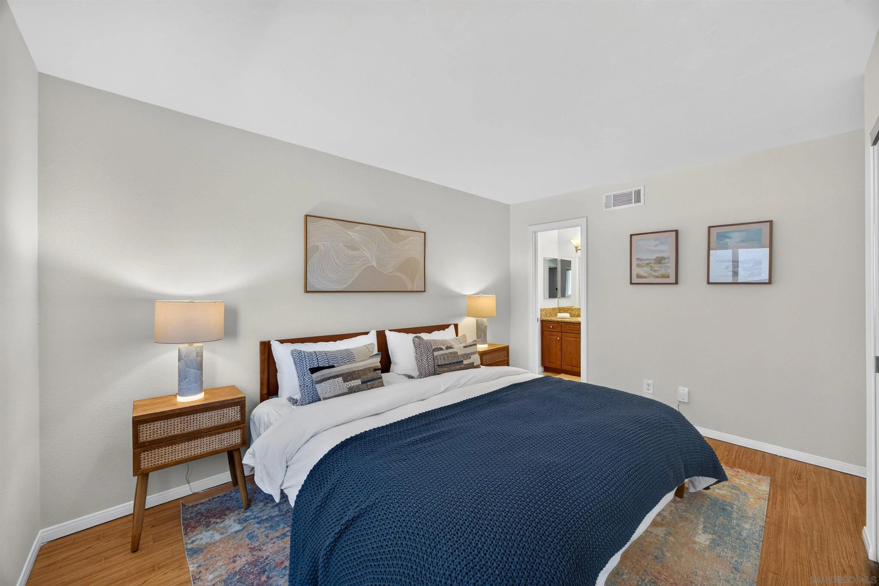 https://cdn.realtyfeed.com/cdn/127/260021106/18d9d94ddd3563c5b6ec4cb1223ab551.webp