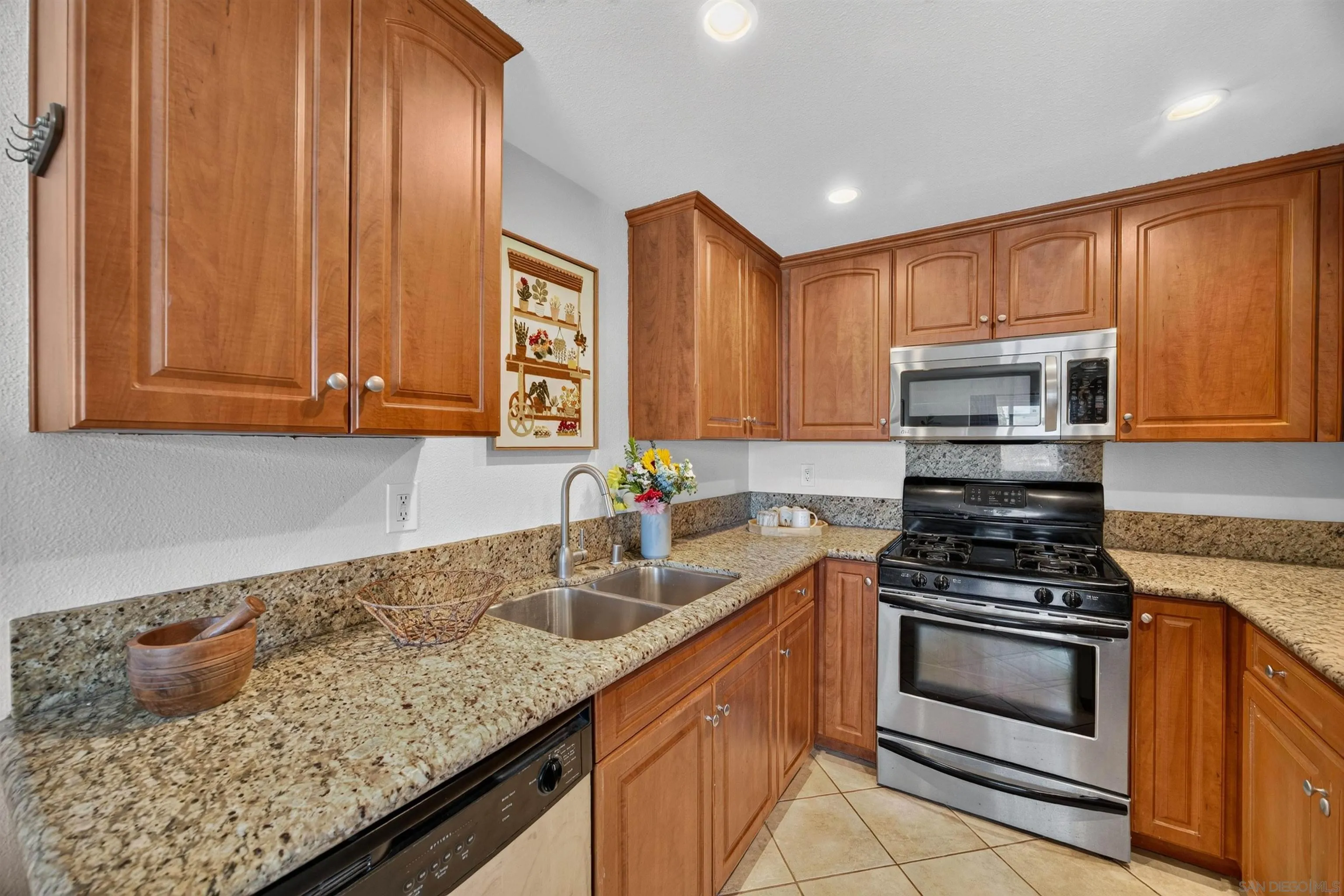 https://cdn.realtyfeed.com/cdn/127/260021106/ac75b9e8eb083fa3d011967651a106b9.webp