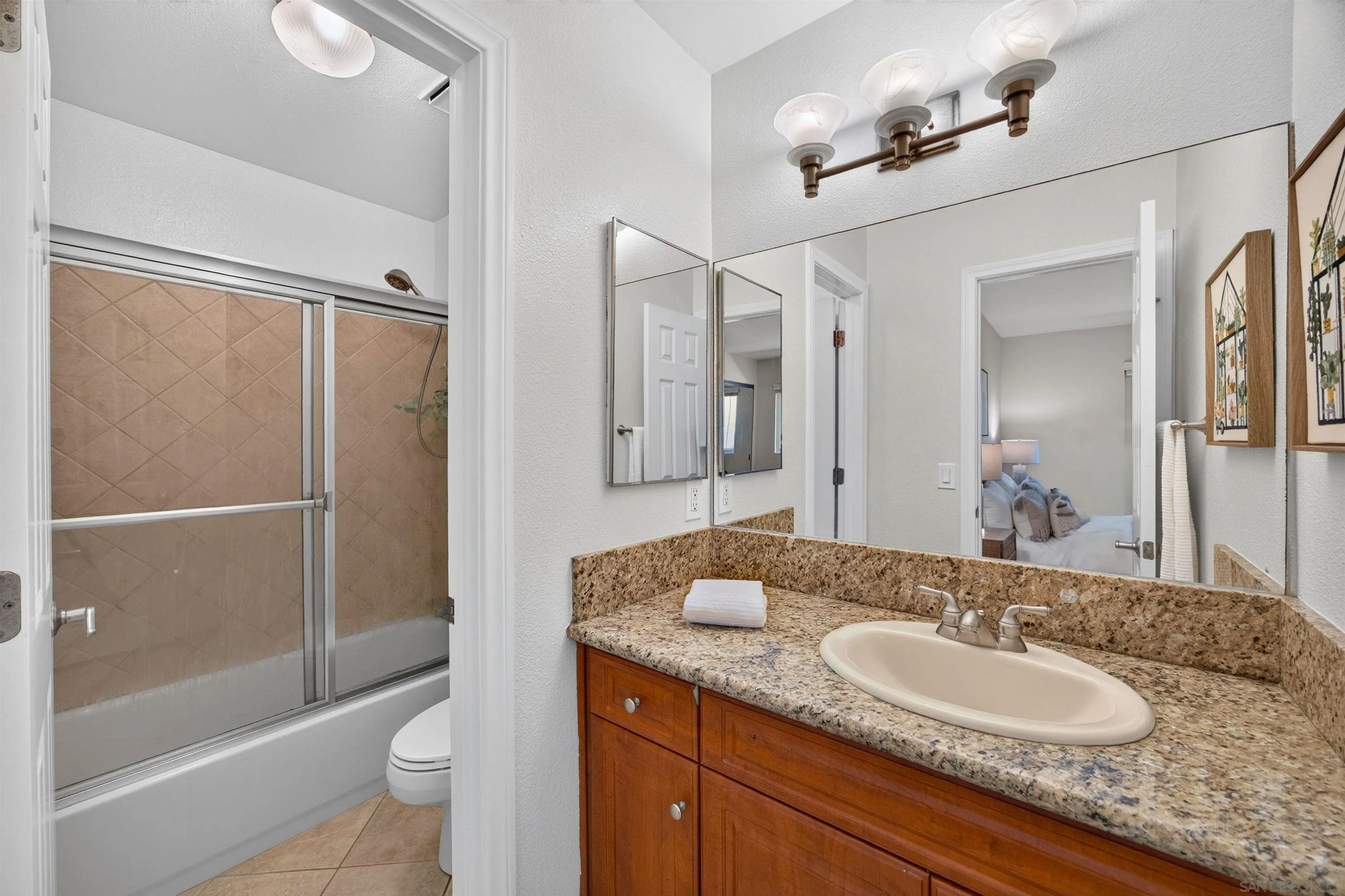 https://cdn.realtyfeed.com/cdn/127/260021106/b7bc20a9fc1eb02736f924e33d12f2bd.webp