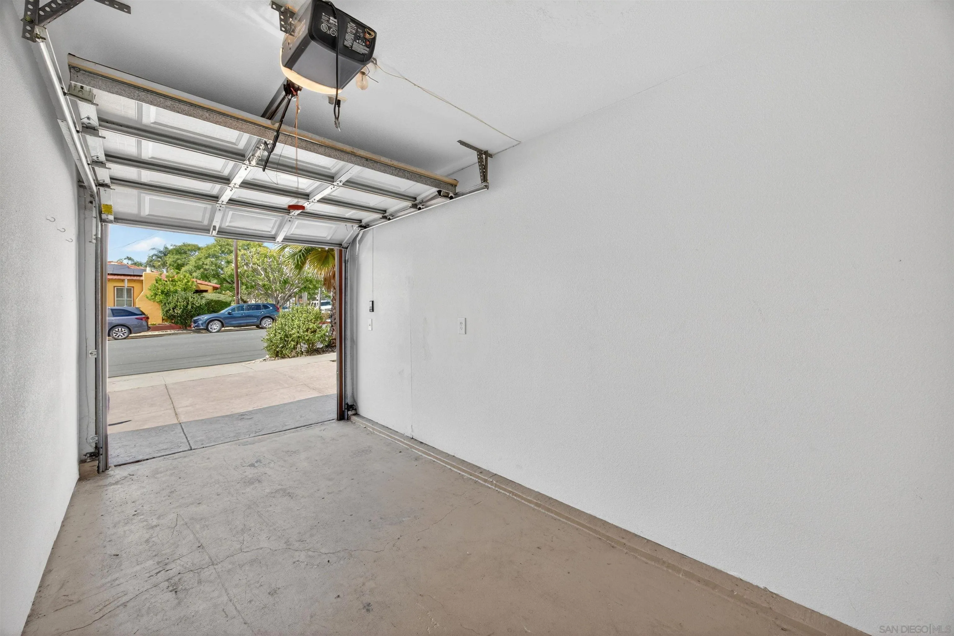 https://cdn.realtyfeed.com/cdn/127/260021106/b9ded4e6ce11550d9d58659e35e3cc22.webp