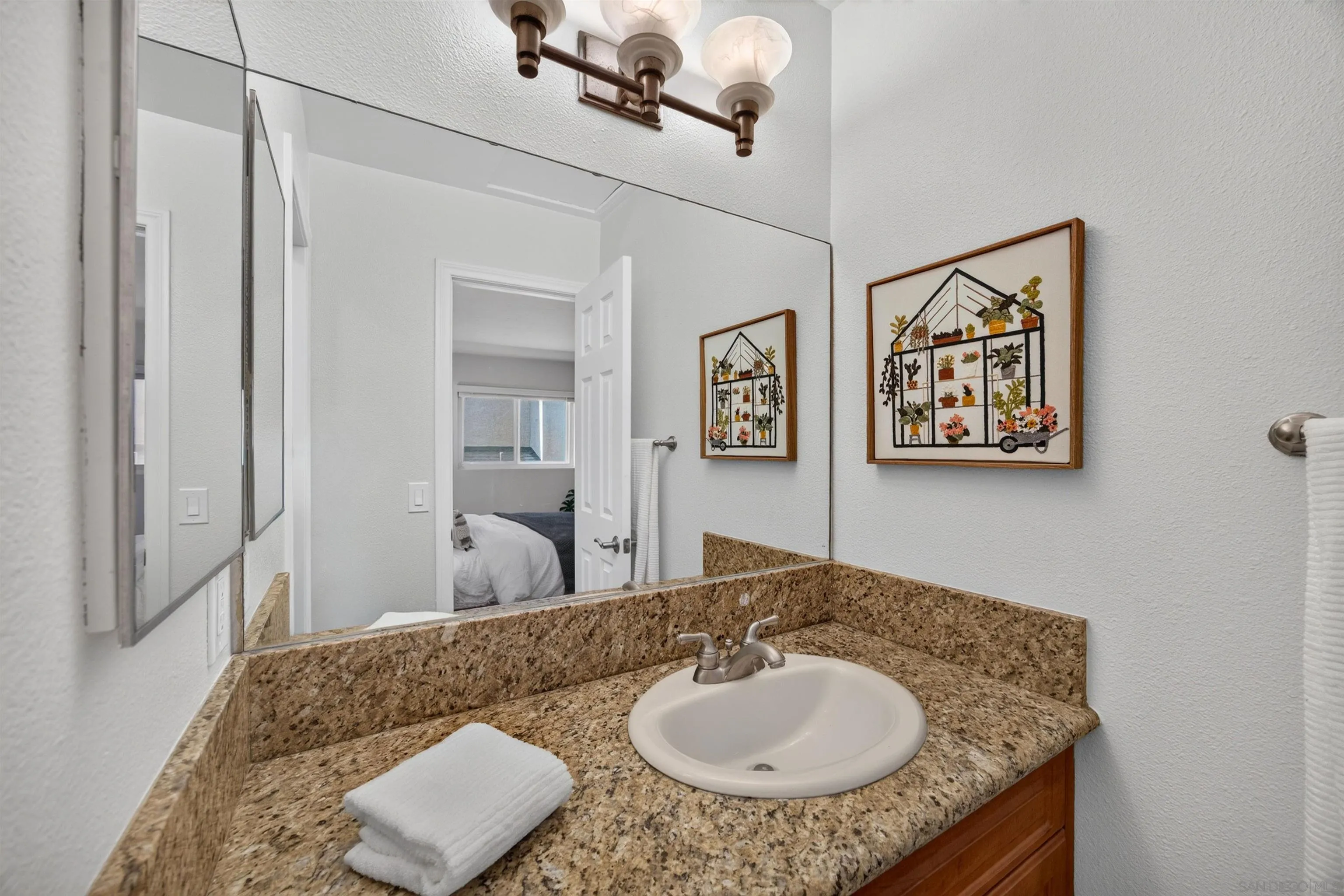 https://cdn.realtyfeed.com/cdn/127/260021106/d2d87281c0786fc2324ebe67cae62c68.webp