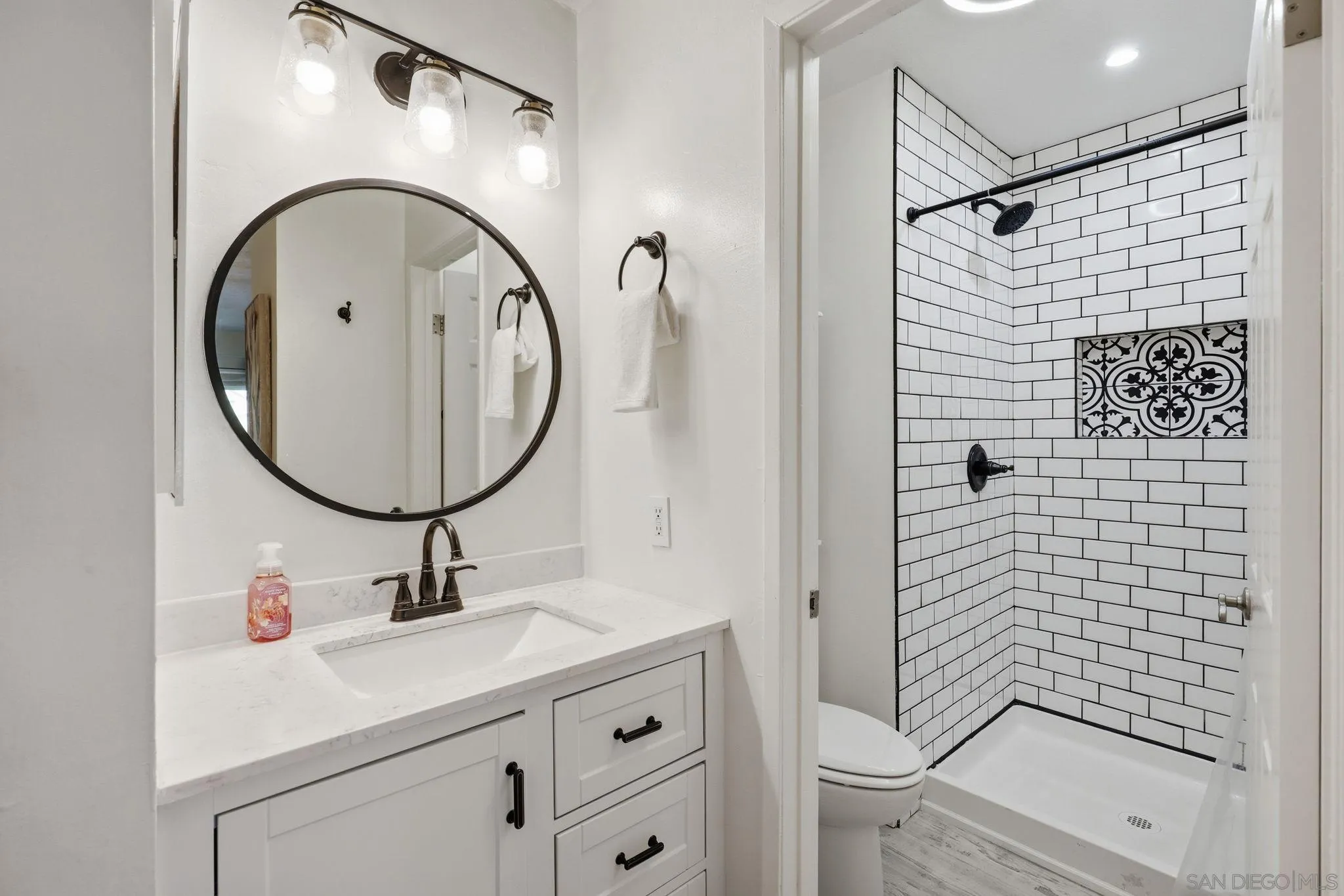 https://cdn.realtyfeed.com/cdn/127/260021109/078cfbd404ce4a89e2382e33229b532a.webp