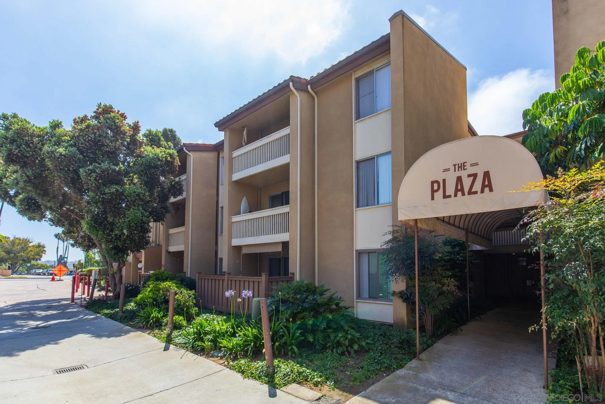 https://cdn.realtyfeed.com/cdn/127/260021109/1825d12704a528c232c89a933595978c.webp
