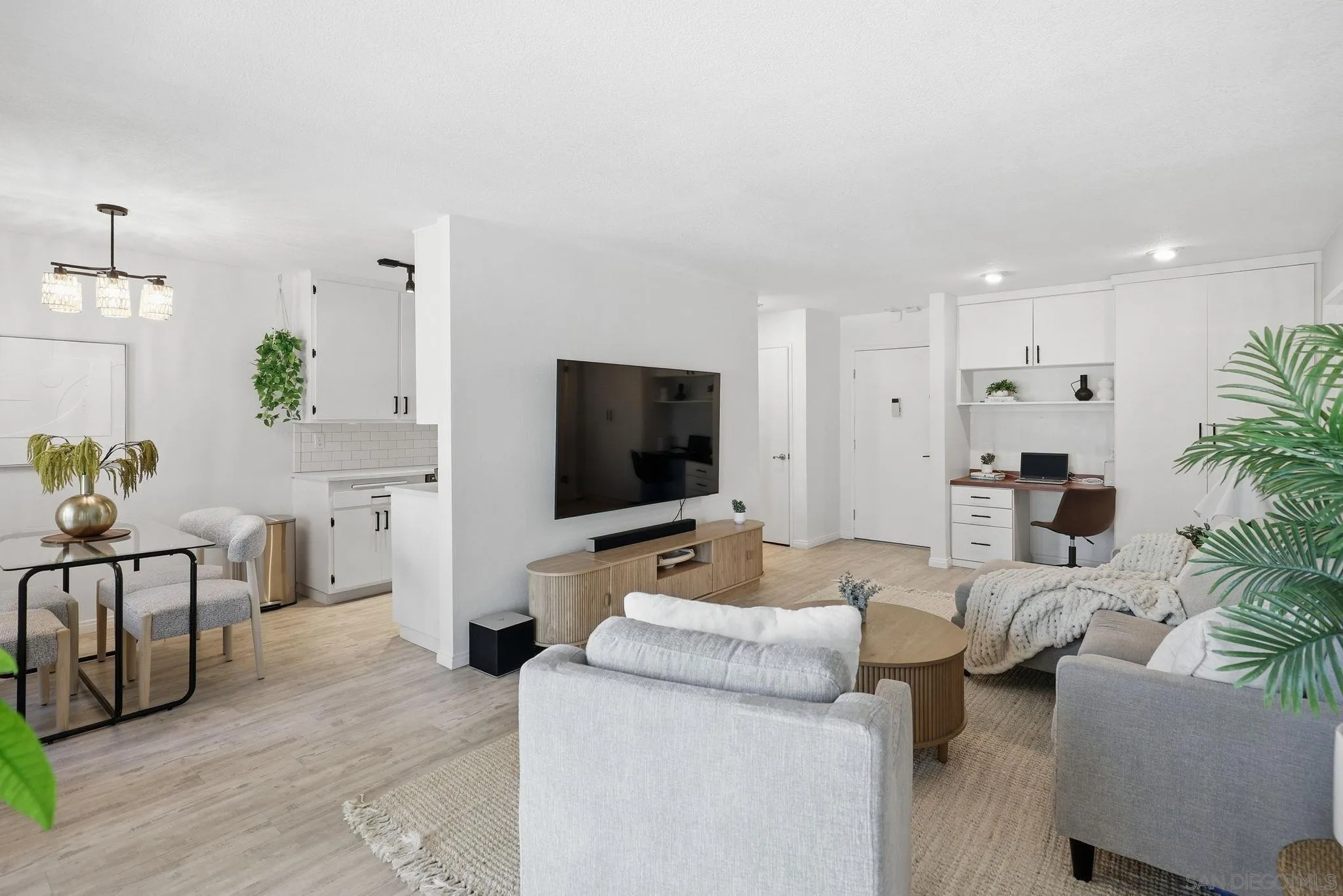 https://cdn.realtyfeed.com/cdn/127/260021109/18fa64c458ce38827e410c06a0cf2f54.webp