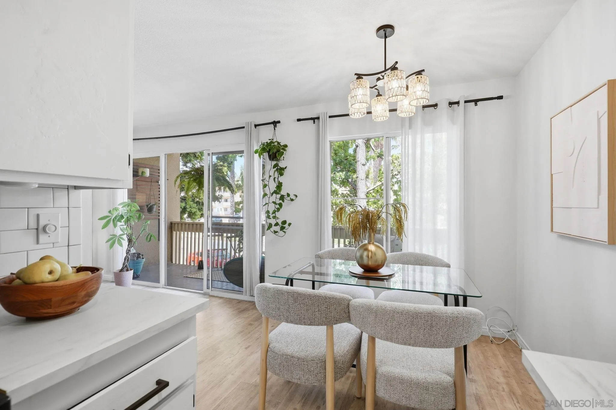 https://cdn.realtyfeed.com/cdn/127/260021109/1d1ca4b92e09756abf6defd53e17ab86.webp
