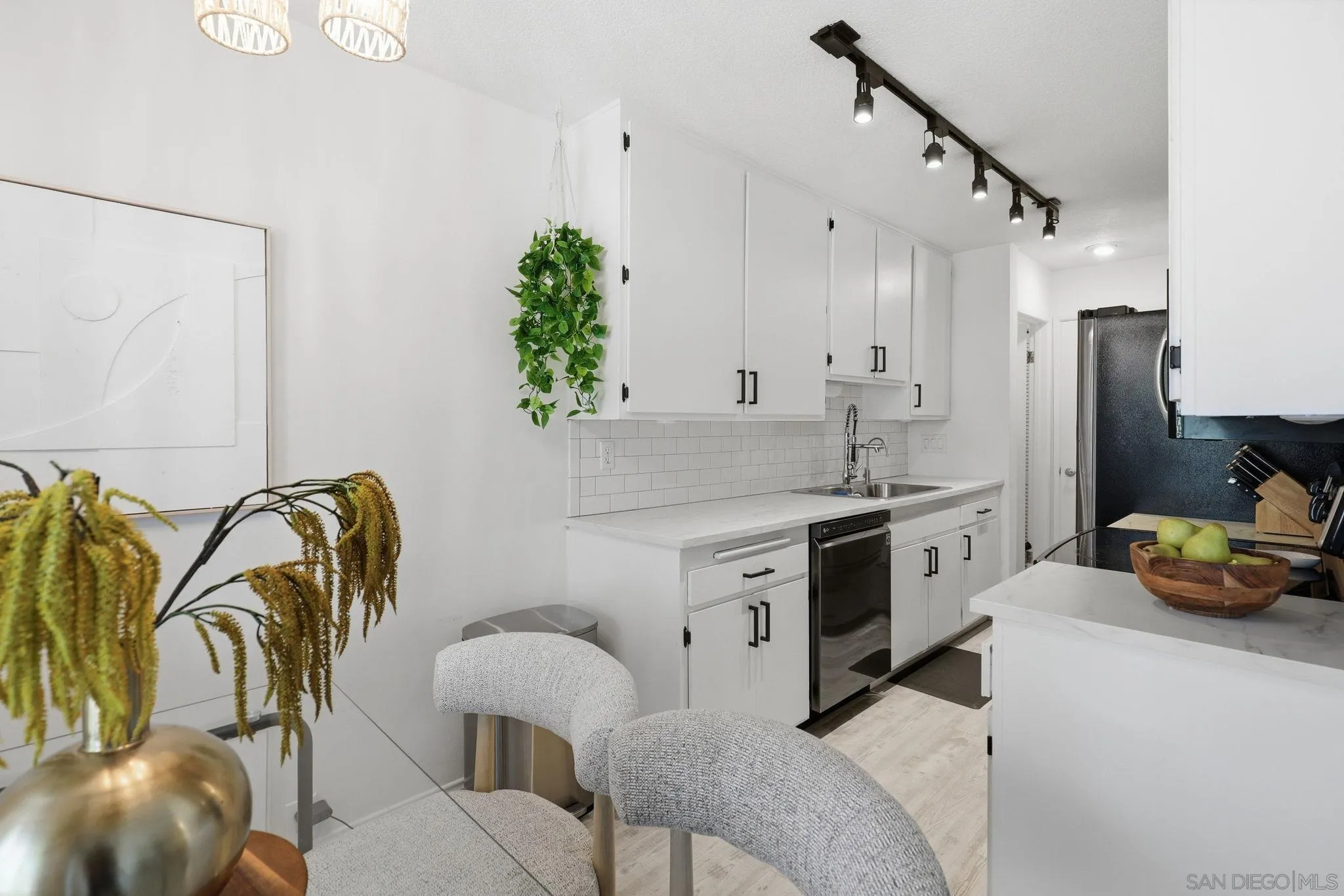 https://cdn.realtyfeed.com/cdn/127/260021109/ba735614d0bc1c54d52a2e18e9f41ee5.webp