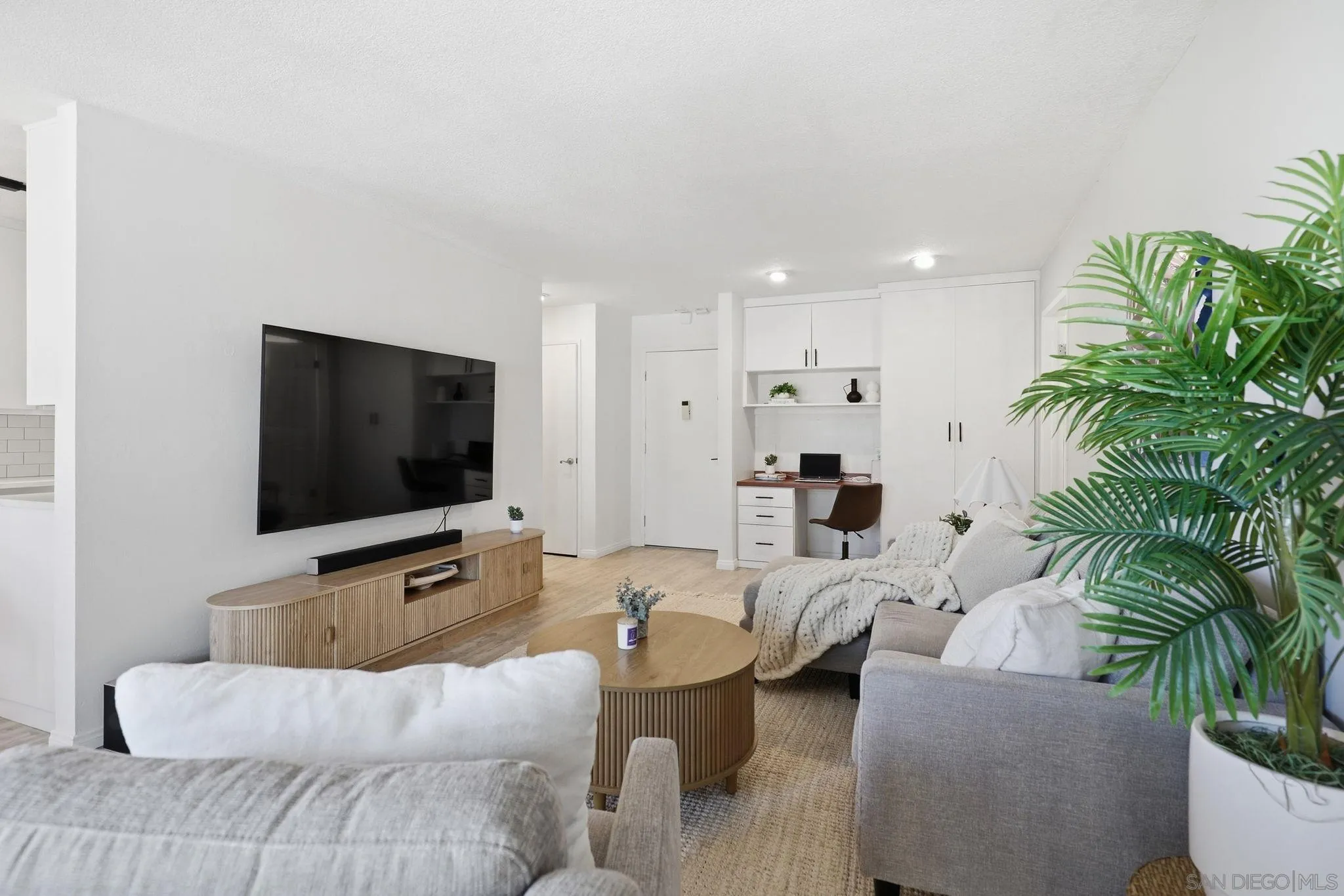 https://cdn.realtyfeed.com/cdn/127/260021109/bb56a127c79d5cb160a839088e124a25.webp