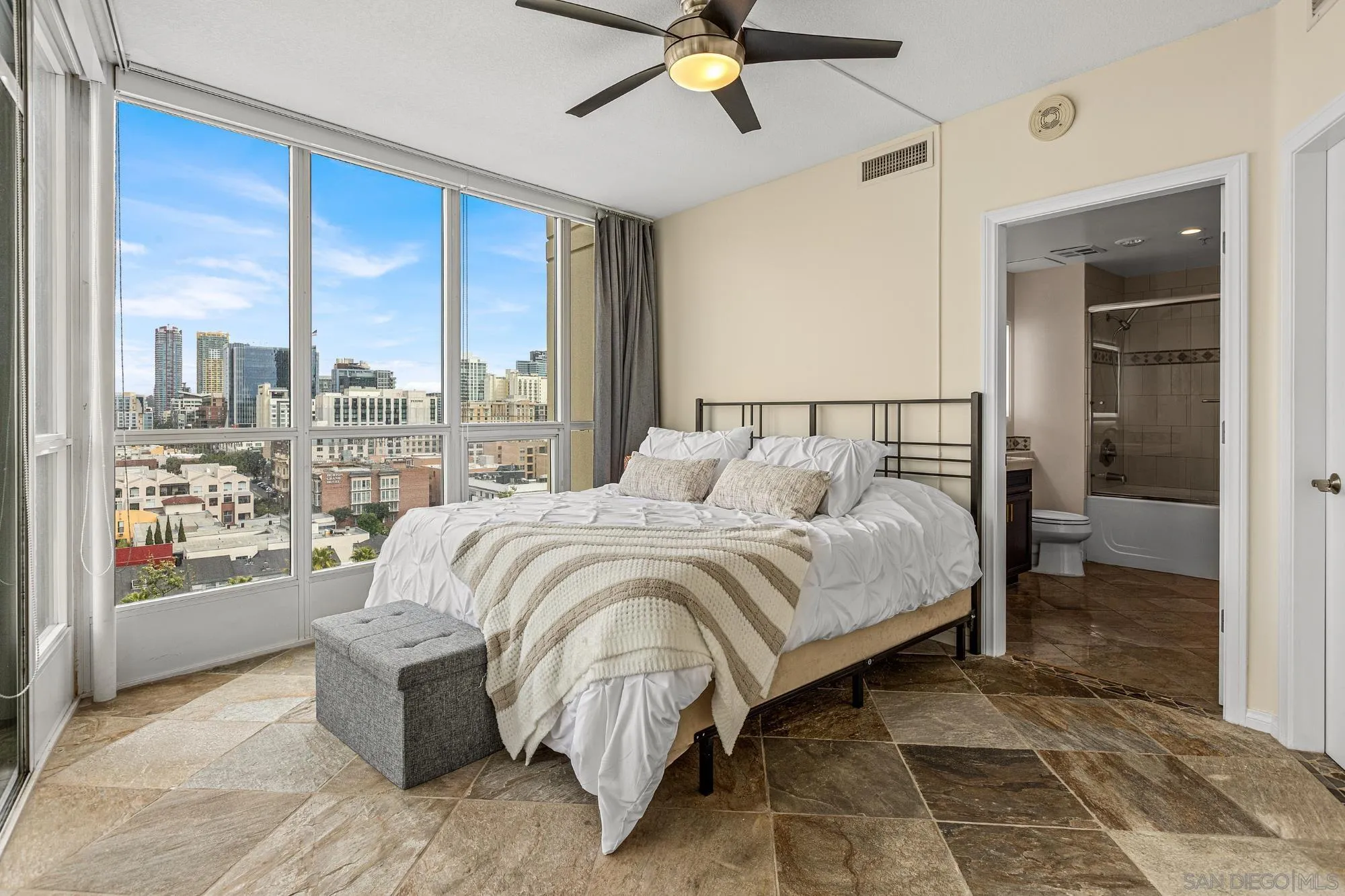 https://cdn.realtyfeed.com/cdn/127/260021112/874e6984abf5bfcbf7c33bb1acae9300.webp