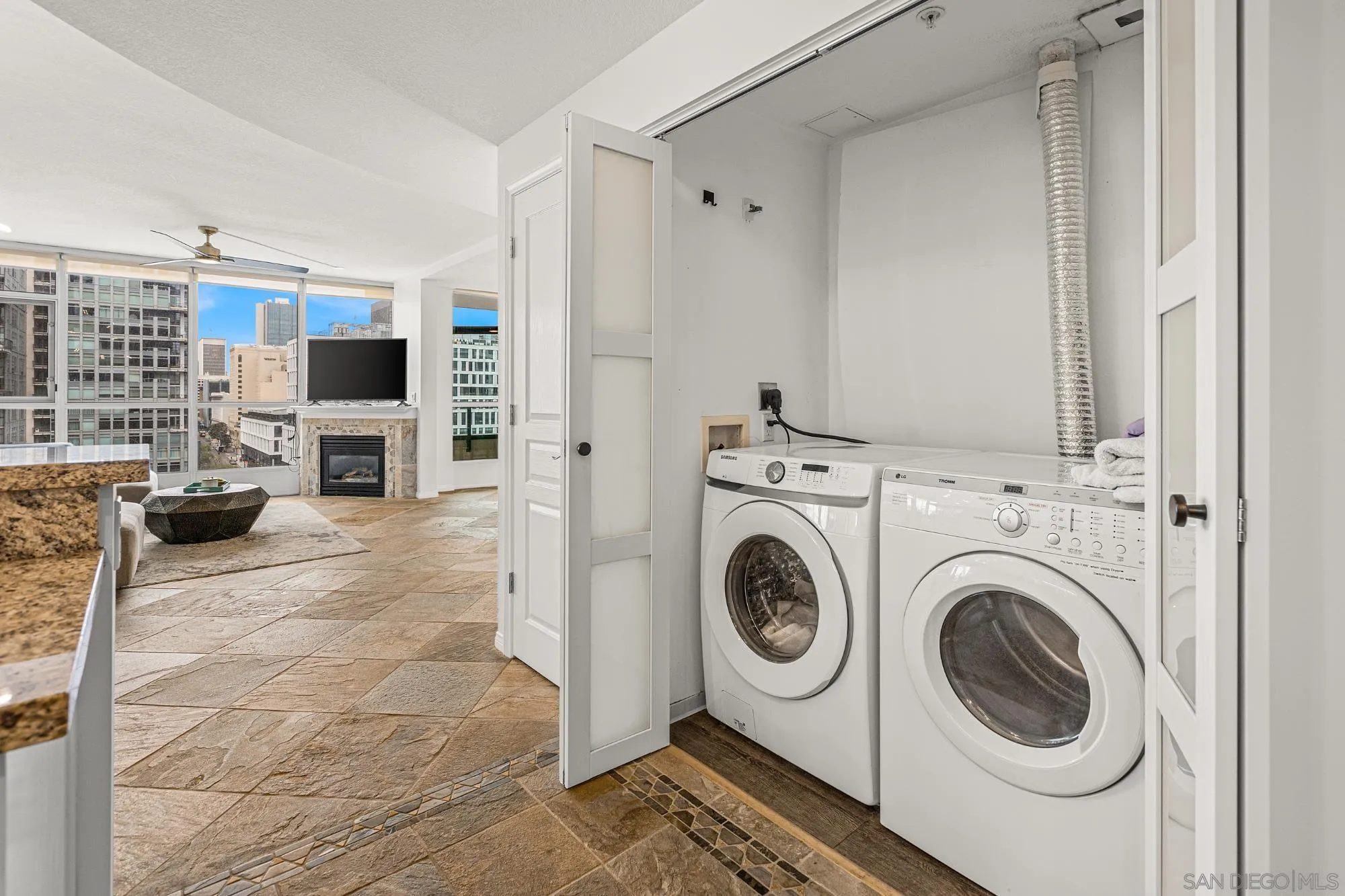 https://cdn.realtyfeed.com/cdn/127/260021112/d3cb3fafb09da7dd35fe9caf34887235.webp