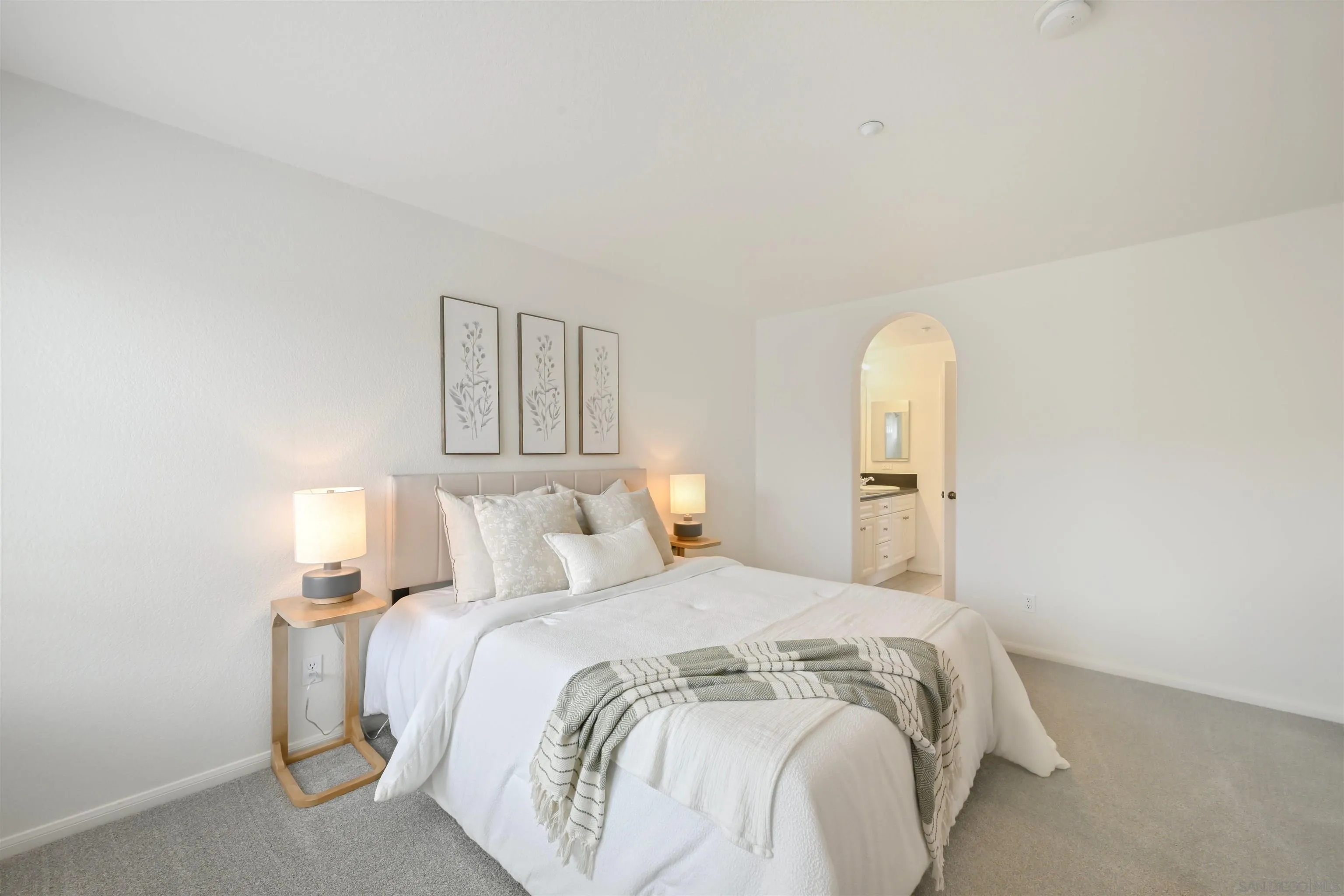 https://cdn.realtyfeed.com/cdn/127/260021121/49ebe6a14e55d1f582c8457d2f0c3622.webp