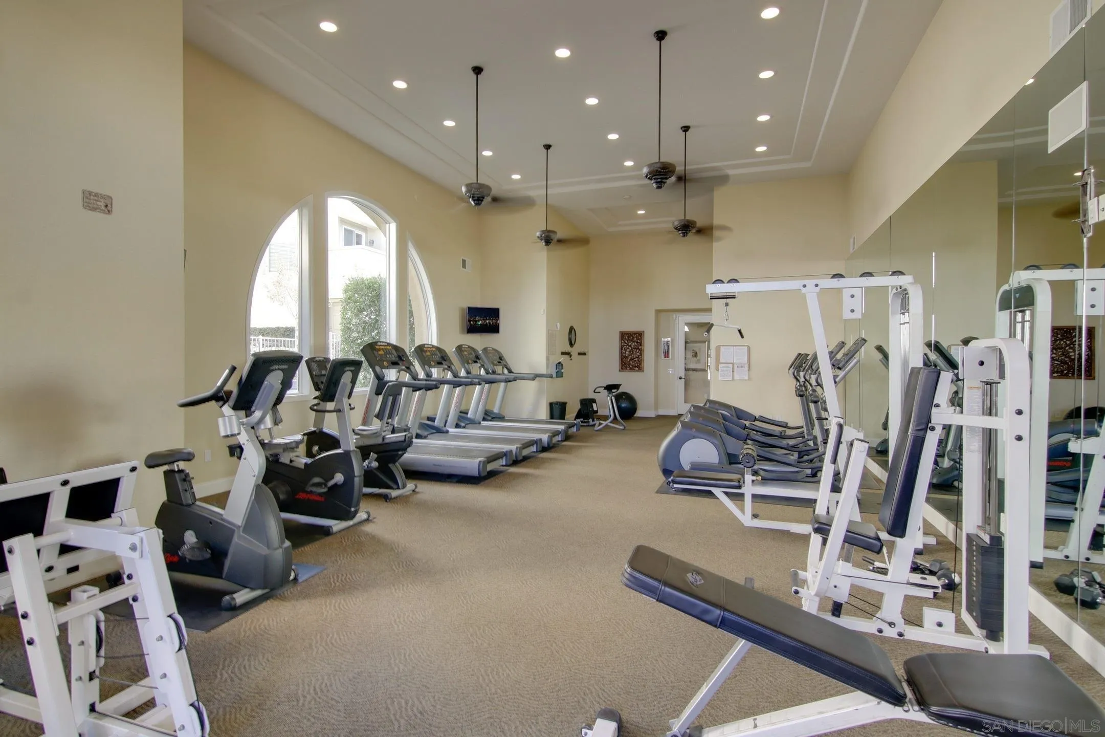https://cdn.realtyfeed.com/cdn/127/260021121/abb55fa78d6a645e62e1f80f5869c05d.webp