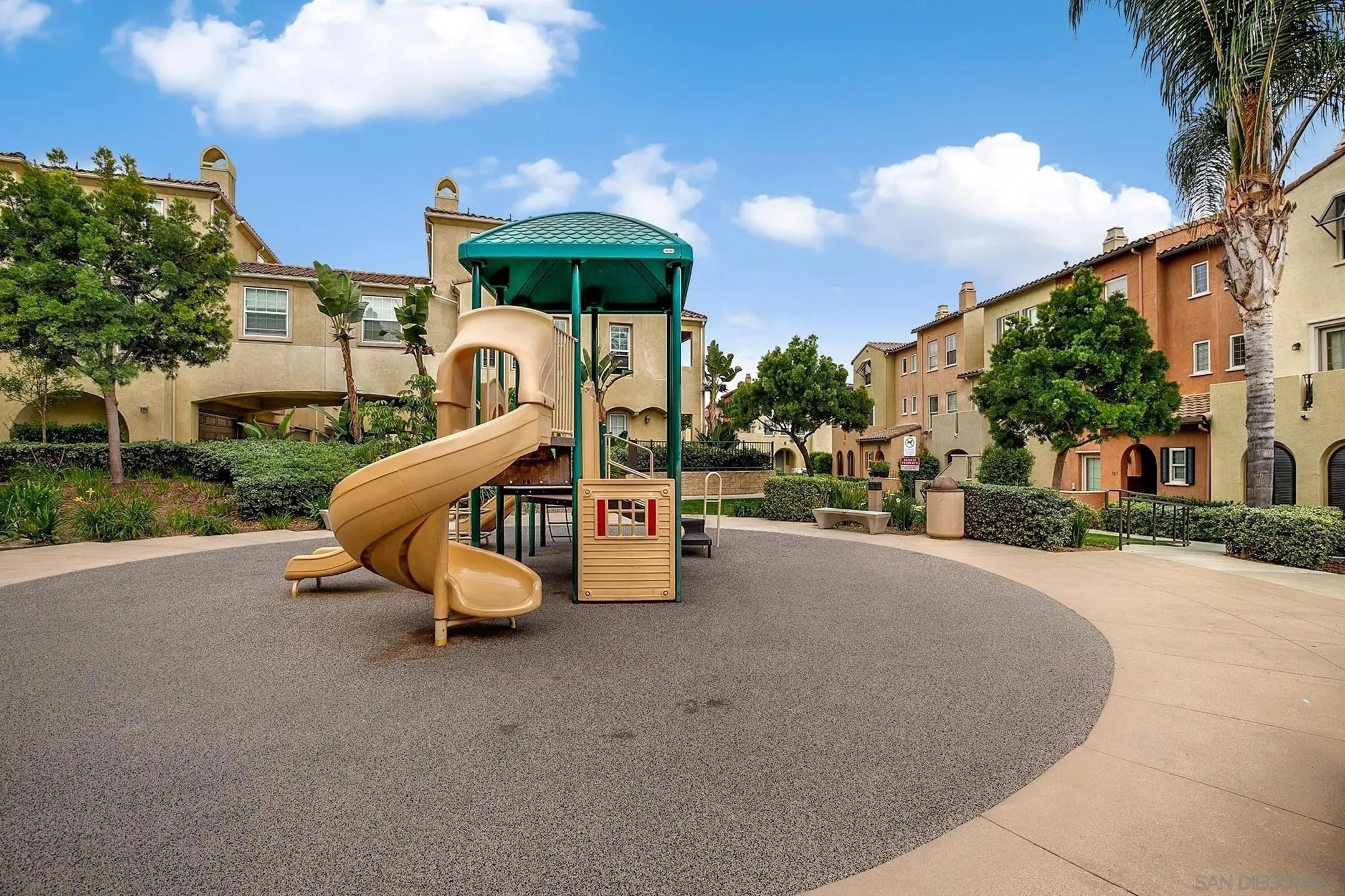 https://cdn.realtyfeed.com/cdn/127/260021121/c5584d08110c5a51e5e28bf1f001cf7b.webp