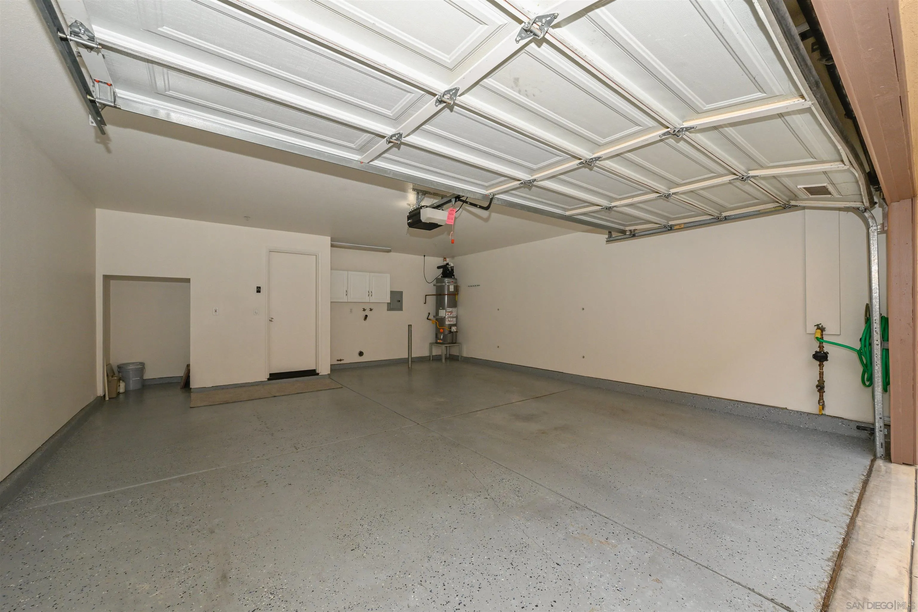 https://cdn.realtyfeed.com/cdn/127/260021121/da5becfcaae226669c53b1313b4c7aa7.webp