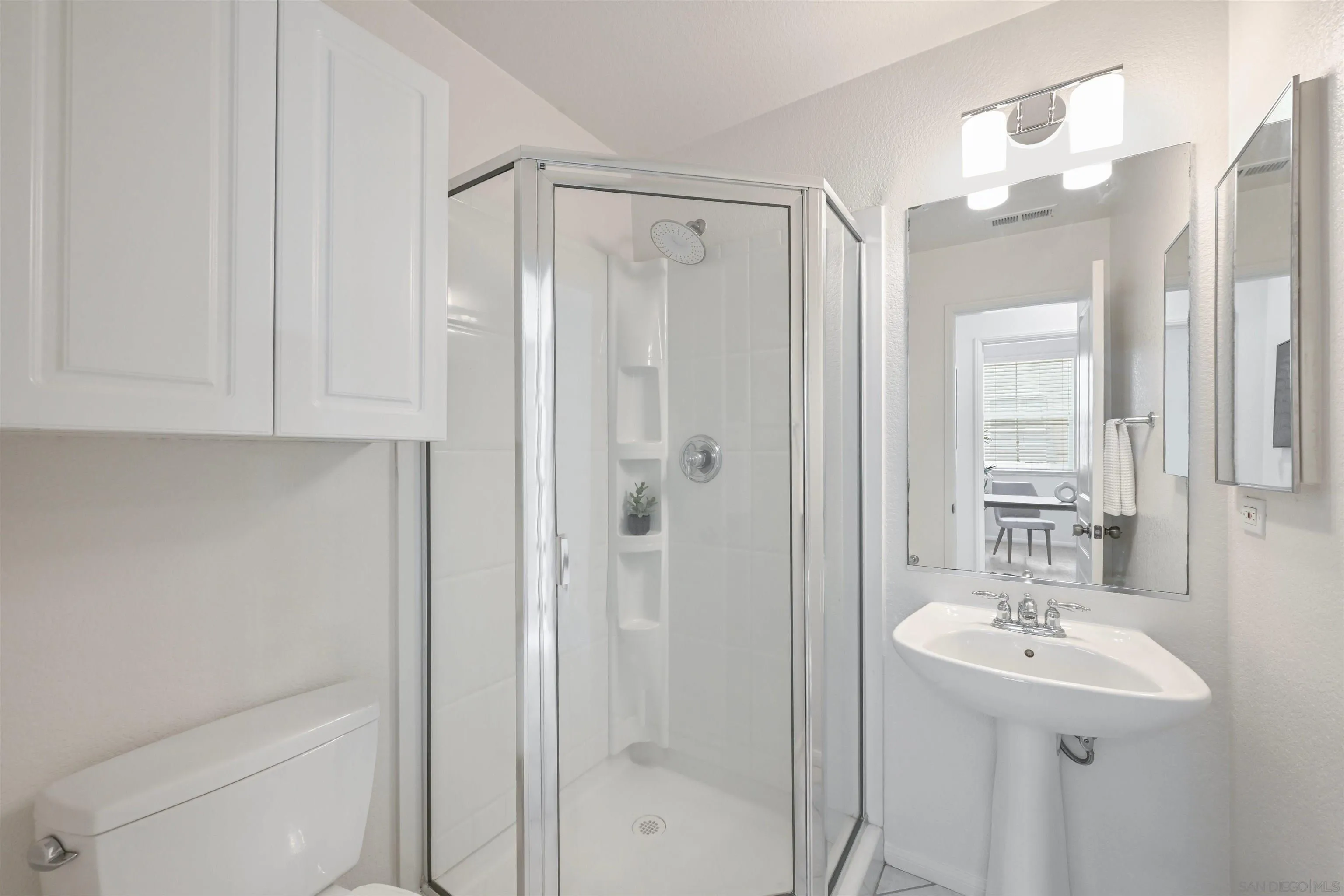 https://cdn.realtyfeed.com/cdn/127/260021121/dd46311b7ea88d9bd0f6ac0b4d9f15c6.webp