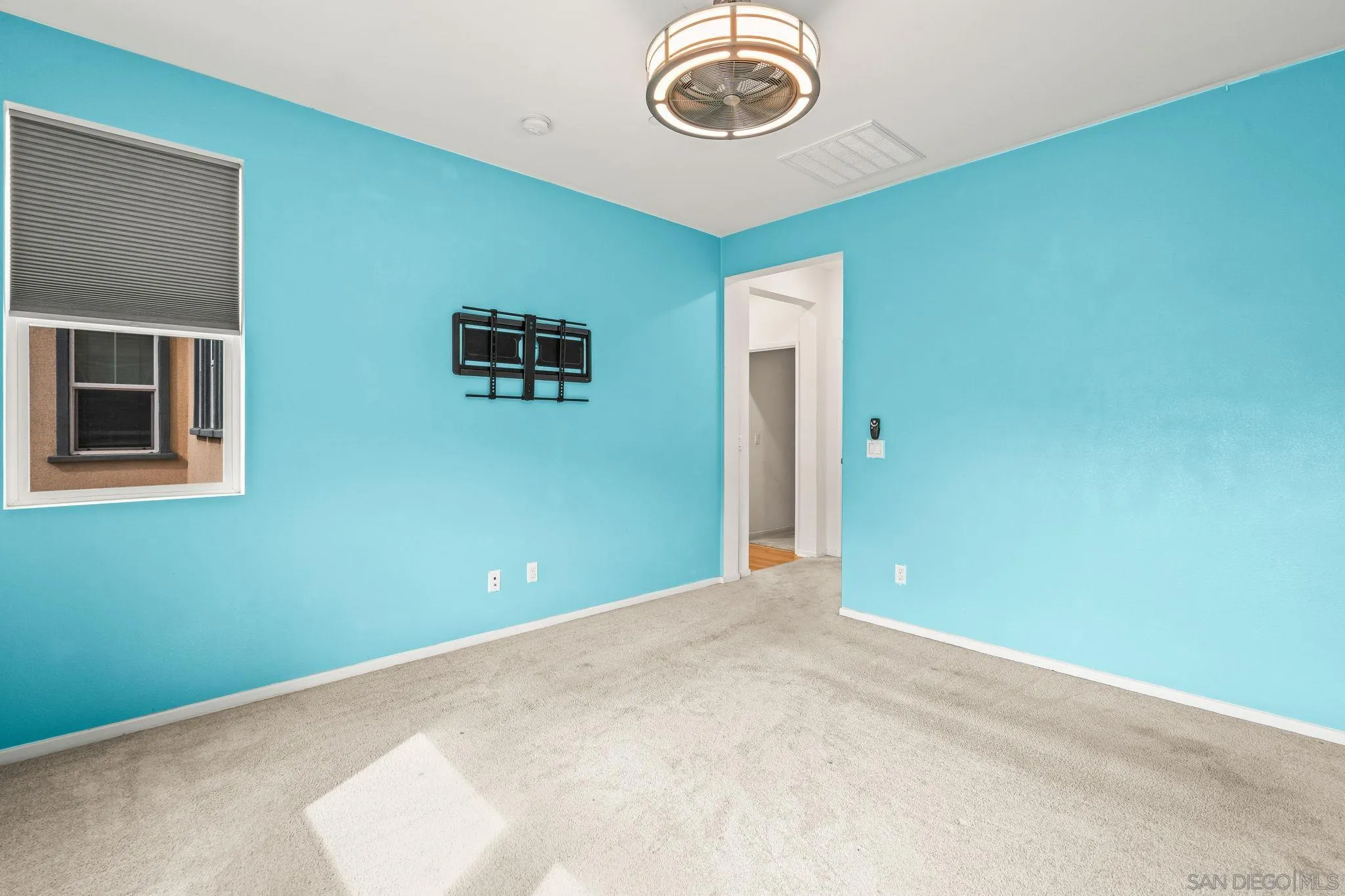 https://cdn.realtyfeed.com/cdn/127/260021122/5958250a73f94977806927f6b8fa03e6.webp