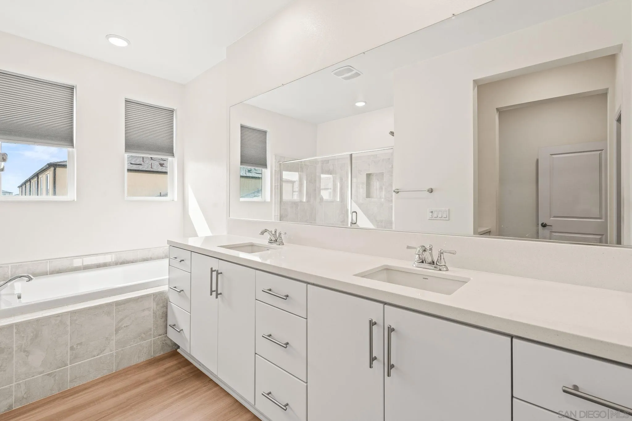 https://cdn.realtyfeed.com/cdn/127/260021122/5ddbba71c8ec2f5616786080f8850362.webp